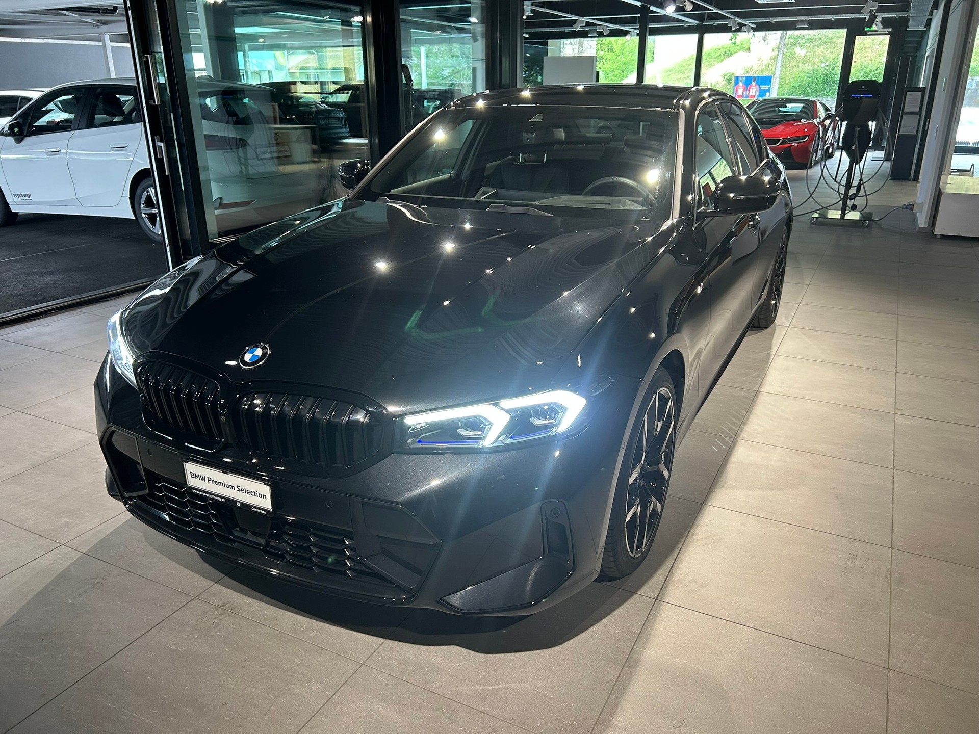 BMW 320d xDrive 48V Steptronic M Sport Pro-showroom-element-1