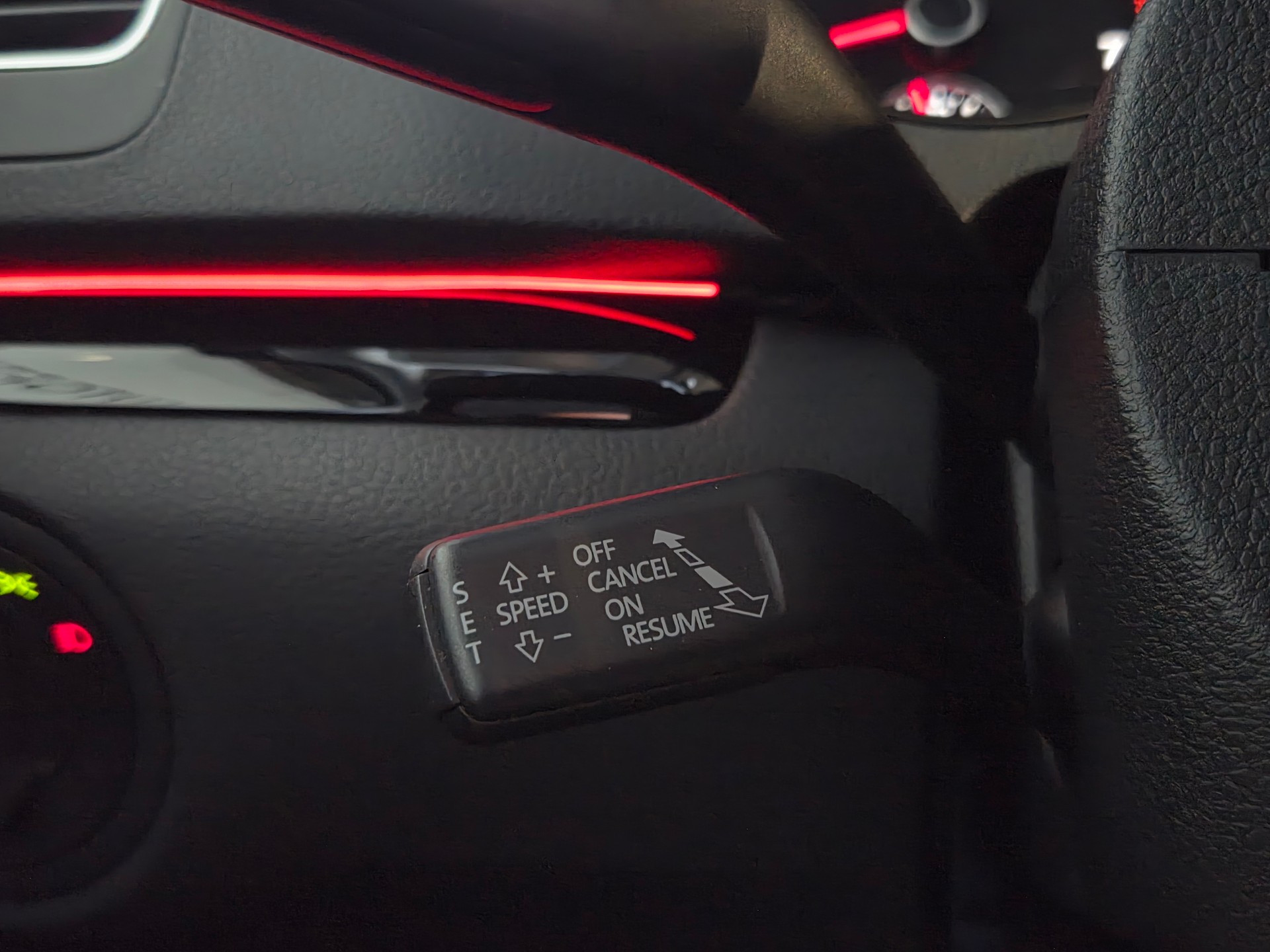 SEAT Alhambra 7-Plätzer 2.0 TSI 220 FR Line DSG-image-17