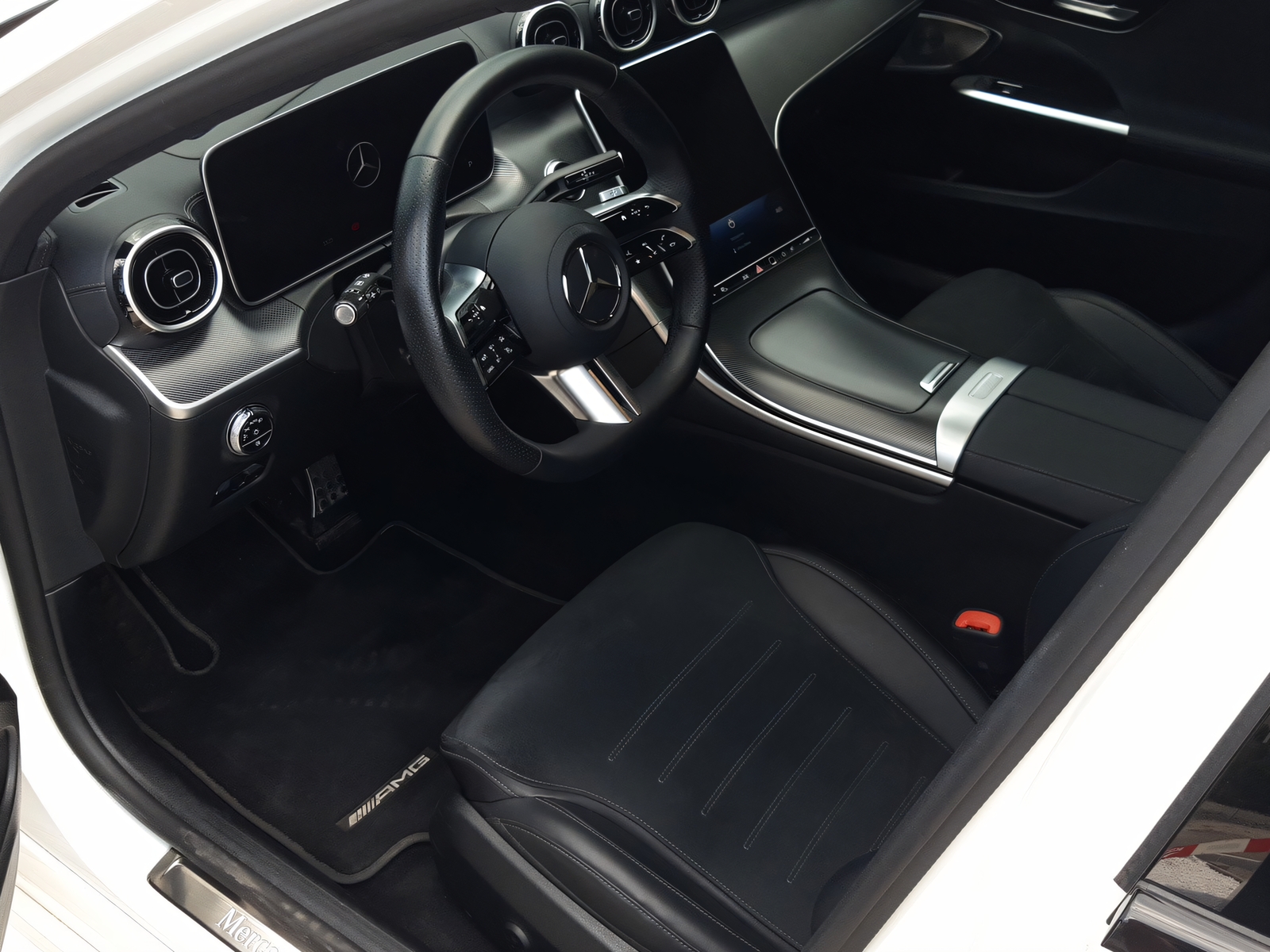 MERCEDES-BENZ C 220 d 4Matic T-Modell AMG Line-image-10