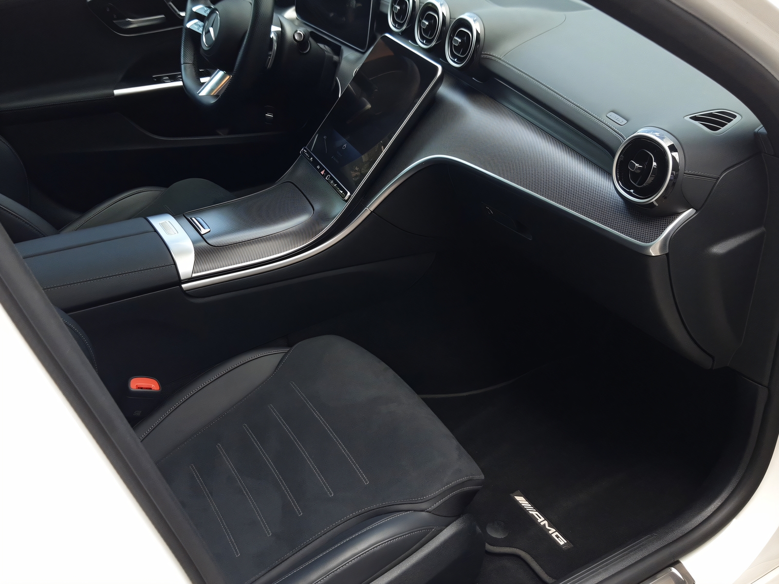MERCEDES-BENZ C 220 d 4Matic T-Modell AMG Line-image-9