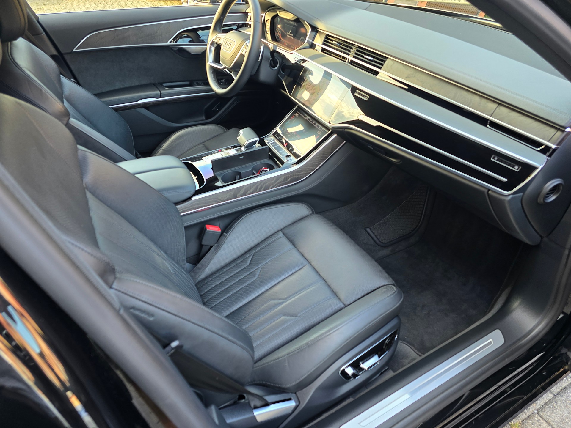 AUDI A8 50 TDI quattro tiptronic-image-18