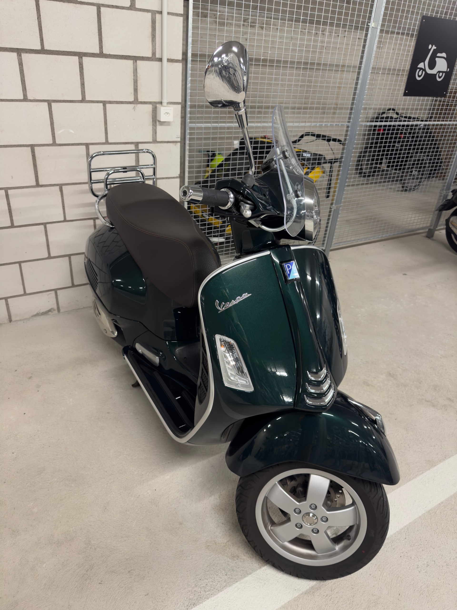 PIAGGIO Vespa GTS 300 HPE Touring ABS/ASR-image-4