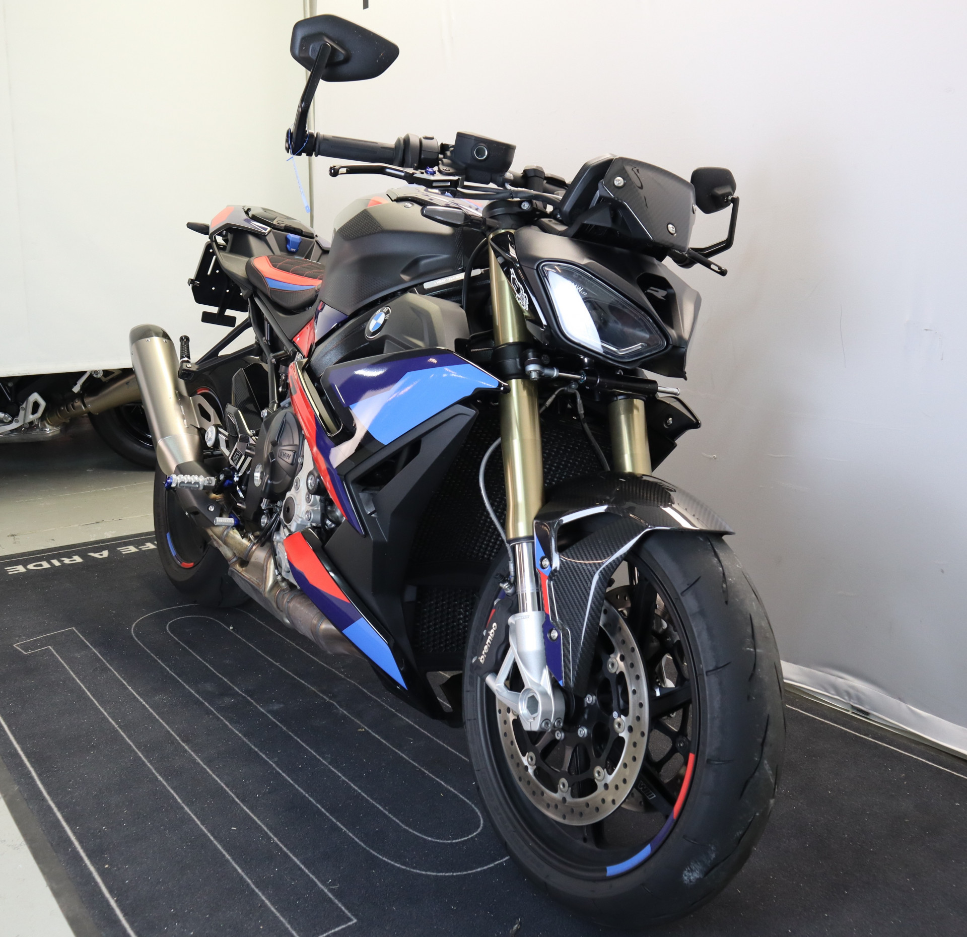 BMW S 1000 R-image-3