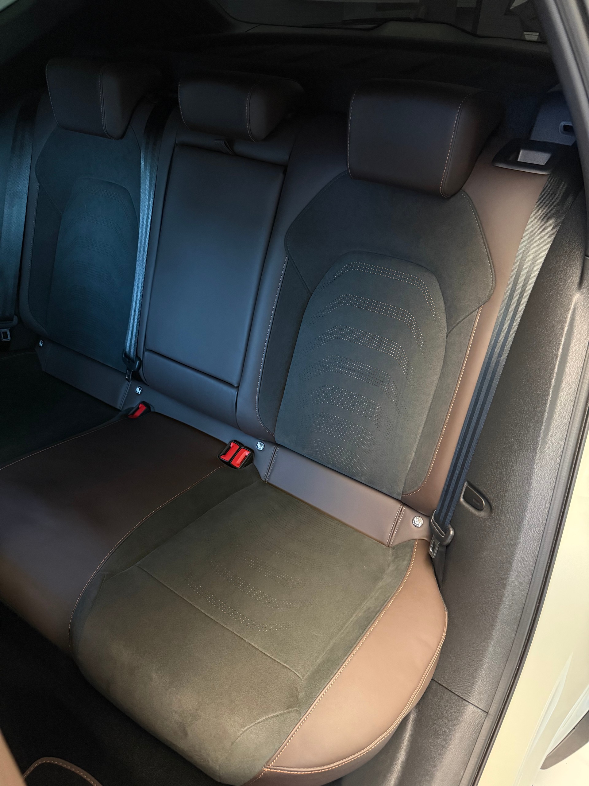 CUPRA Formentor 2.5TSI VZ5 Taiga Grey 4Drive DSG | Sondermodell Nr. 401 / 999 |-image-7