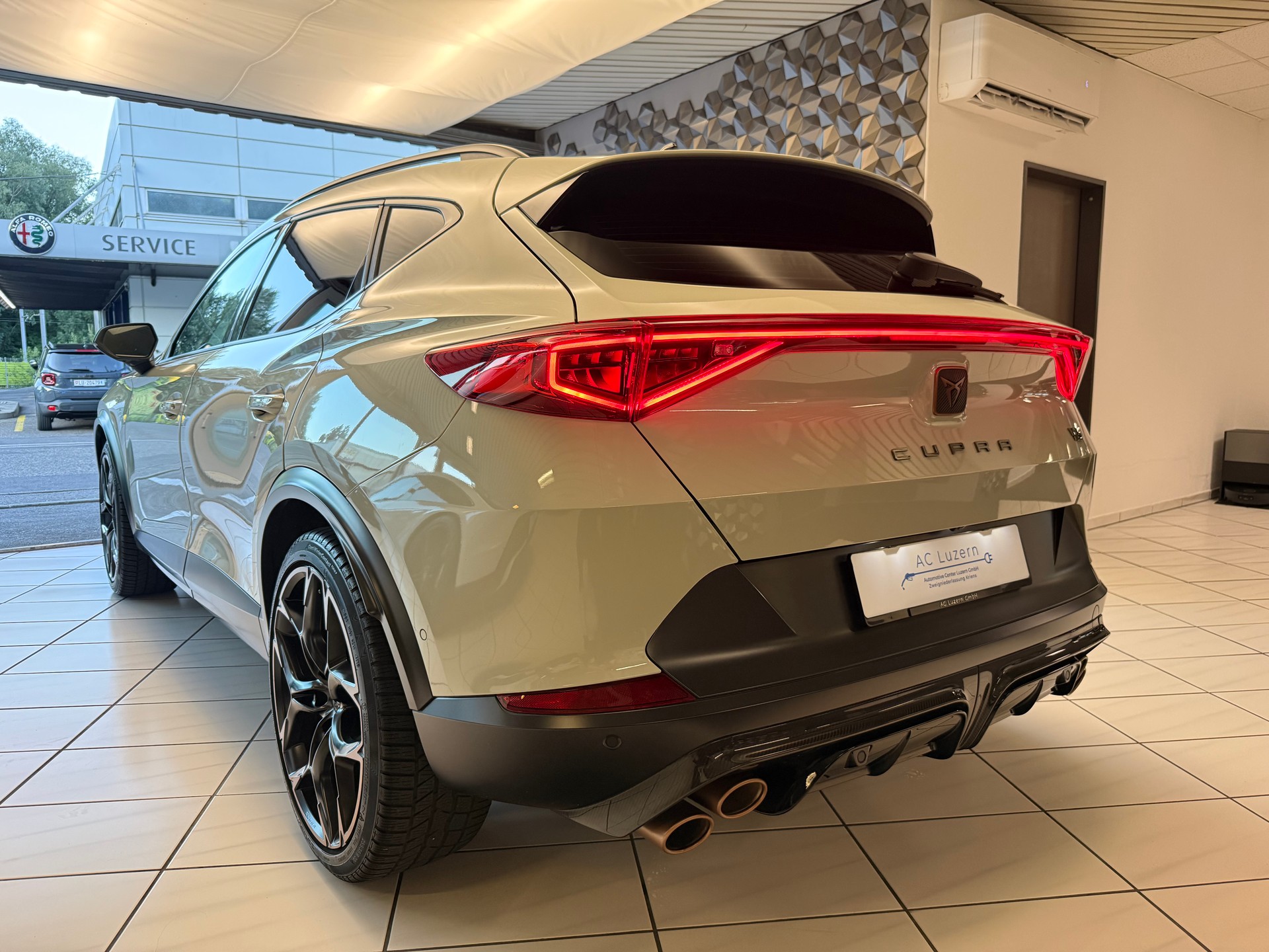 CUPRA Formentor 2.5TSI VZ5 Taiga Grey 4Drive DSG | Sondermodell Nr. 401 / 999 |-showroom-element-1