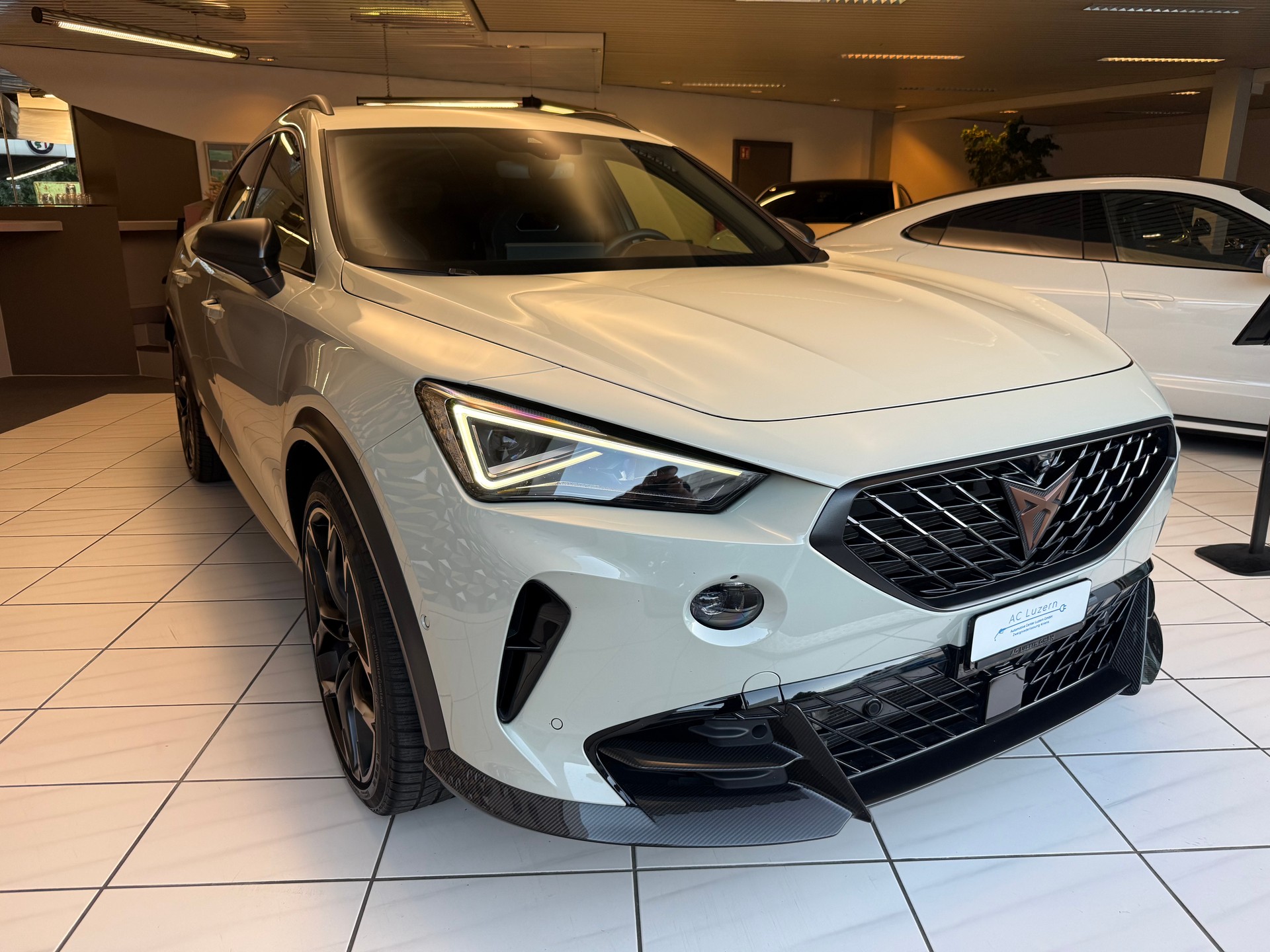 CUPRA Formentor 2.5TSI VZ5 Taiga Grey 4Drive DSG | Sondermodell Nr. 401 / 999 |-showroom-element-2