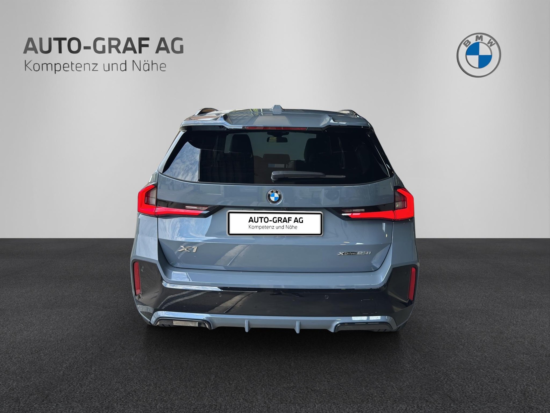 BMW X1 23i xDrive M Sport Pro-showroom-element-3