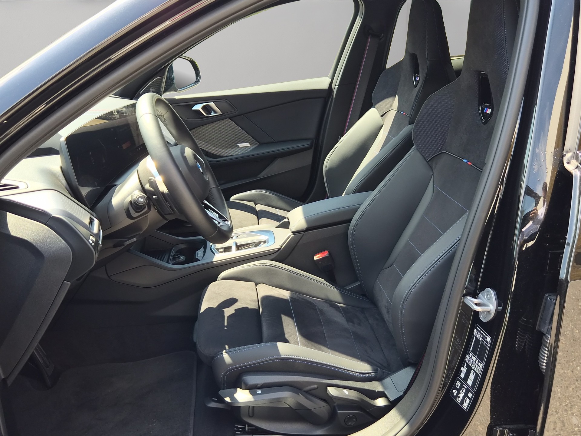 BMW 123 xDrive M Sport Pro Steptronic-image-10