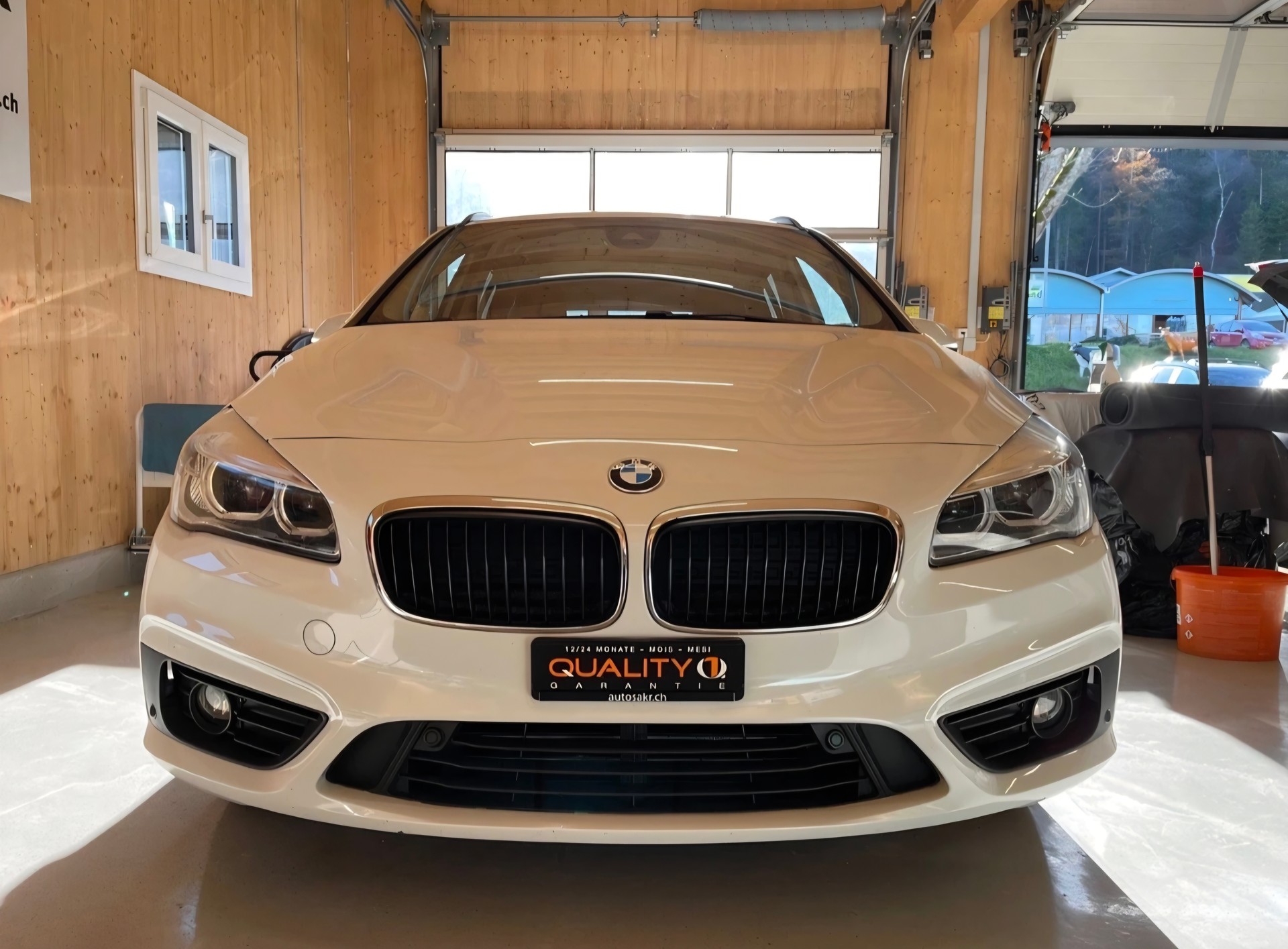 BMW 218d Gran Tourer Steptronic-showroom-element-1