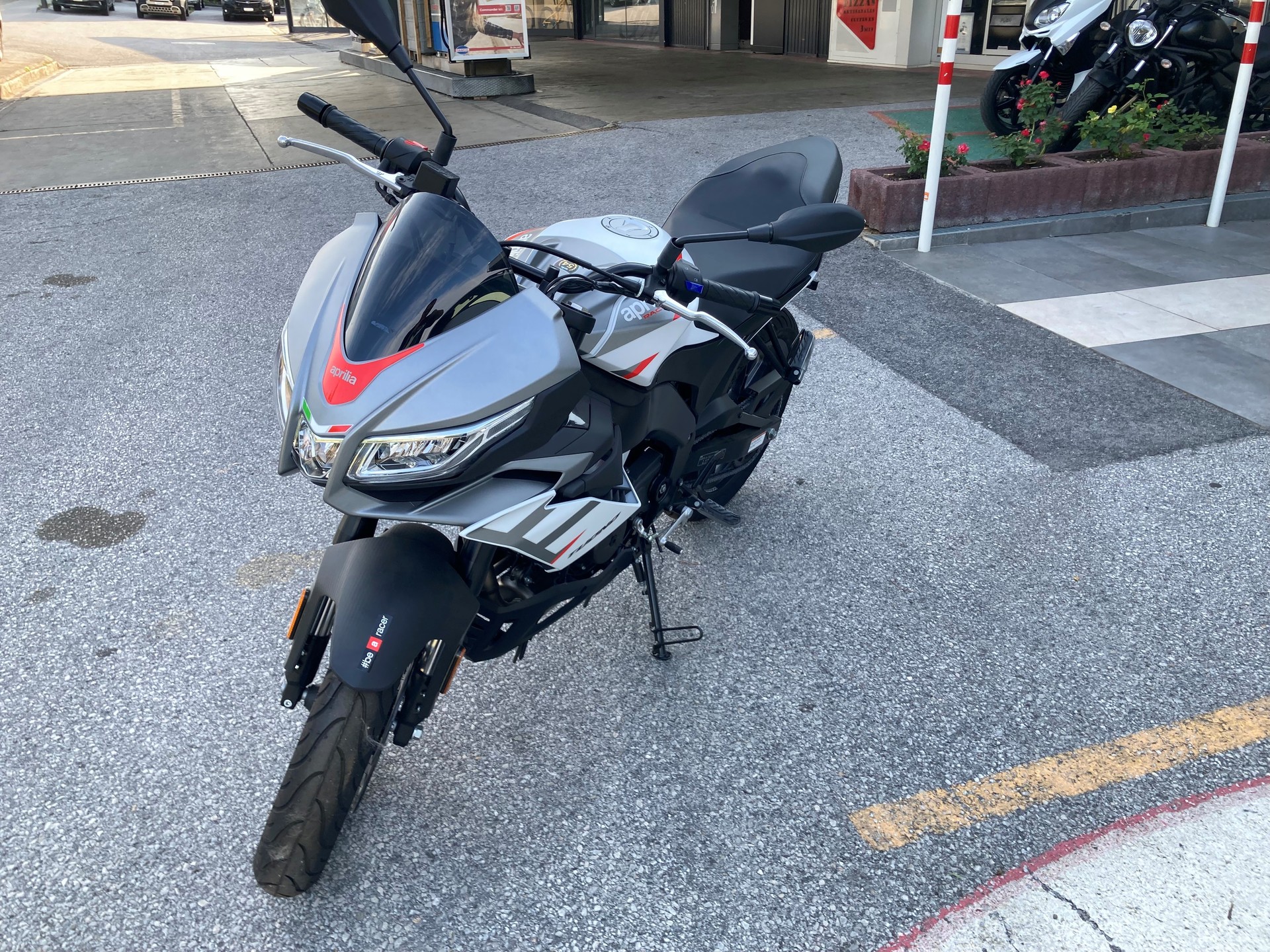 APRILIA Tuono 125-image-1