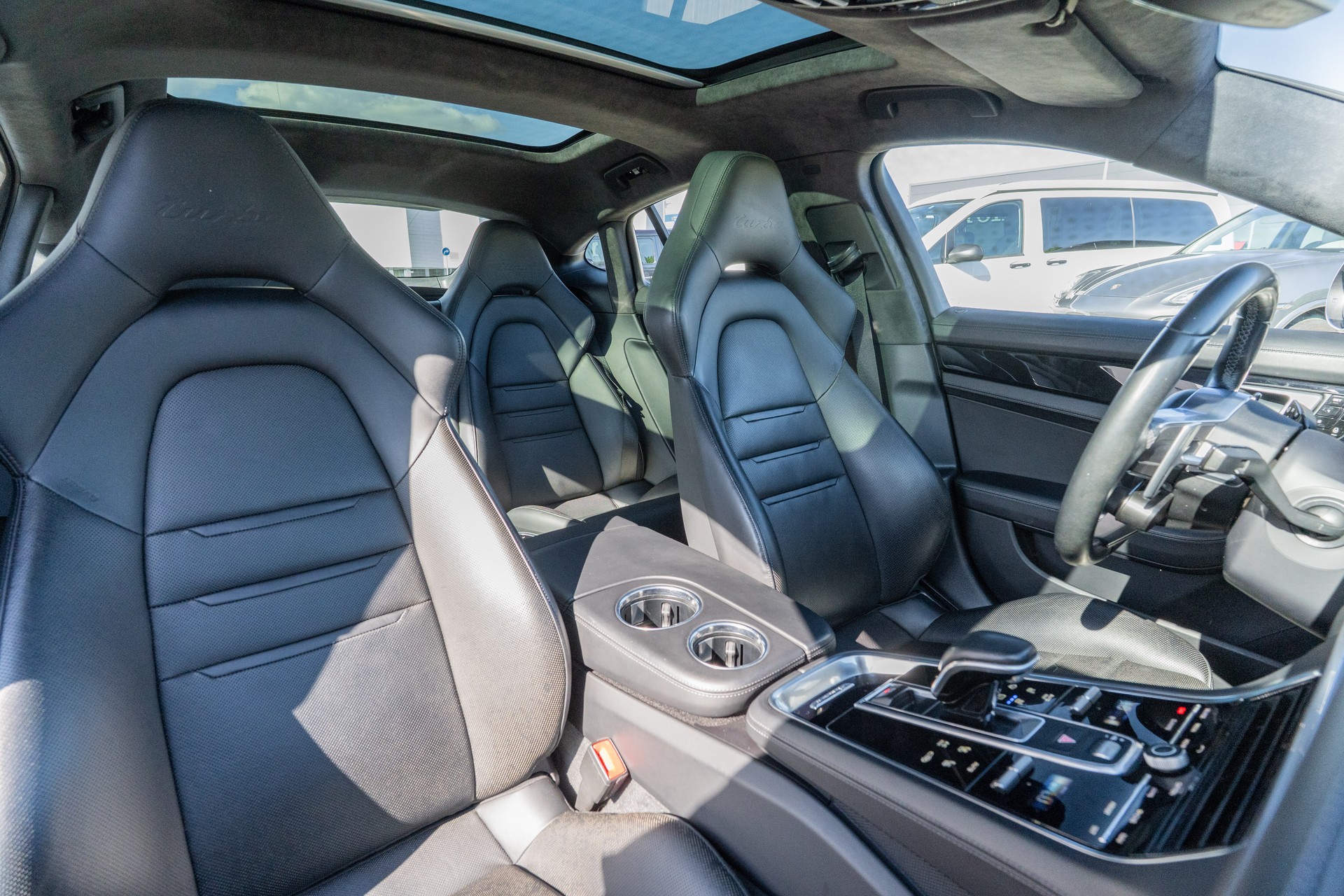 PORSCHE Panamera Turbo PDK-image-7