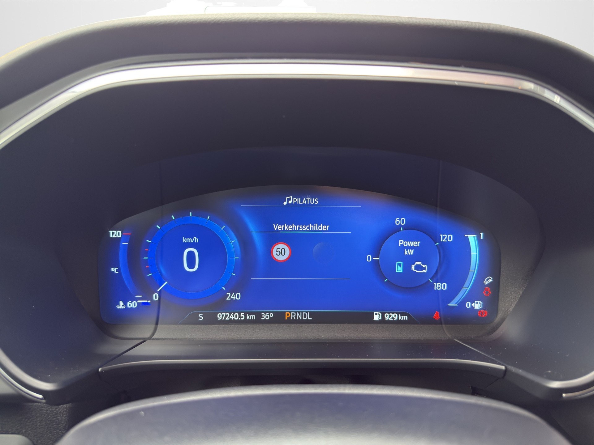 FORD Kuga 2.5 FHEV Titanium X 4WD LEASING AB 272.95 CHF / MONAT-image-8
