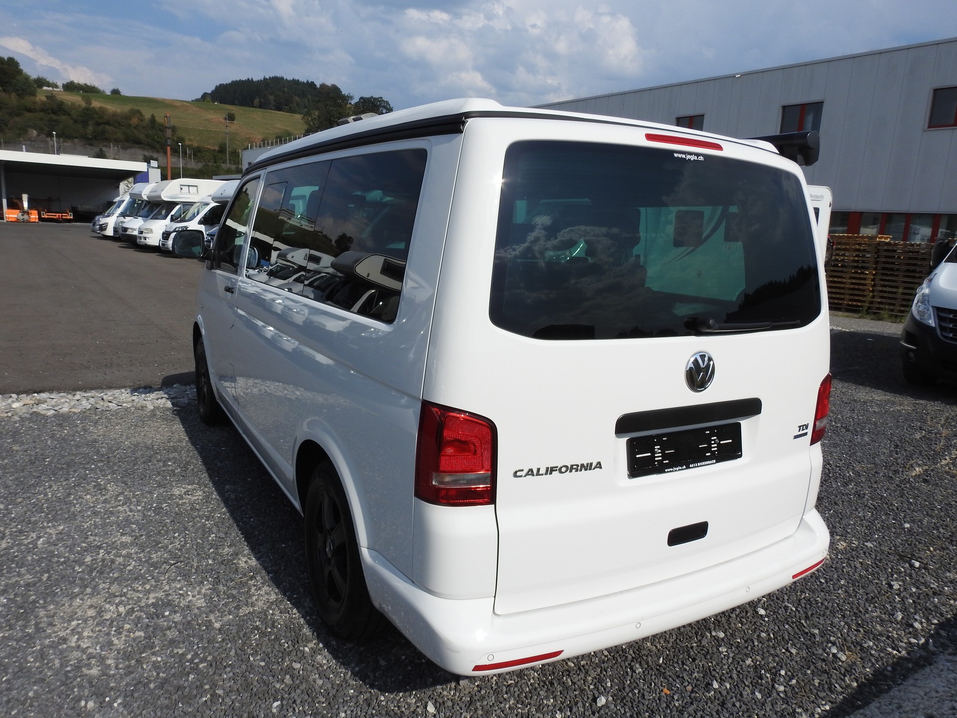 VW T5 California 2.0 TDI Beach Travel-showroom-element-3