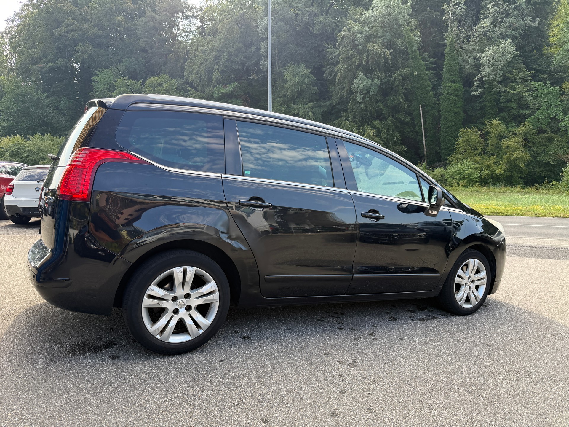 PEUGEOT 5008 1.6 16V T Sport Pack-image-2