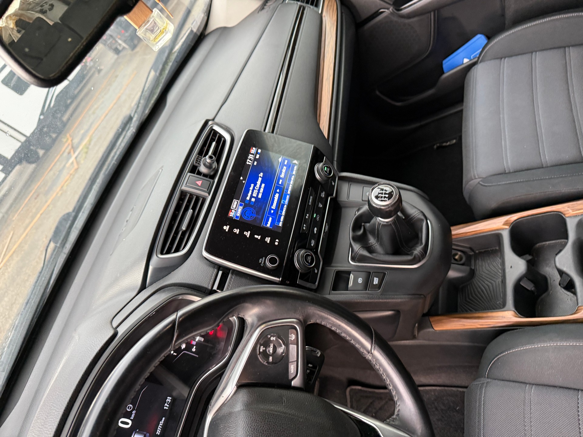HONDA CR-V 1.5 i-VTEC Elegance 4WD-image-8