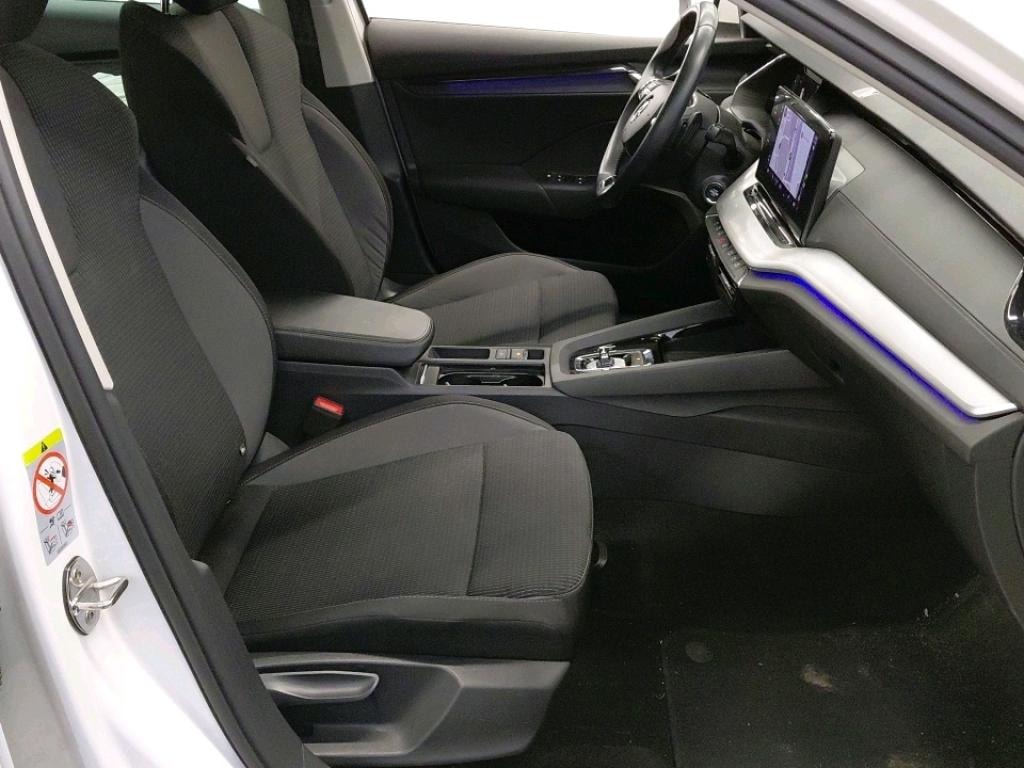 SKODA Octavia Combi 1.4 TSI Plug In Hybrid DSG Ambition ** Frisch ab MFK & Service ** CH ** 1. Hand ** Batterie Zertifikat 94,4 % **-image-3