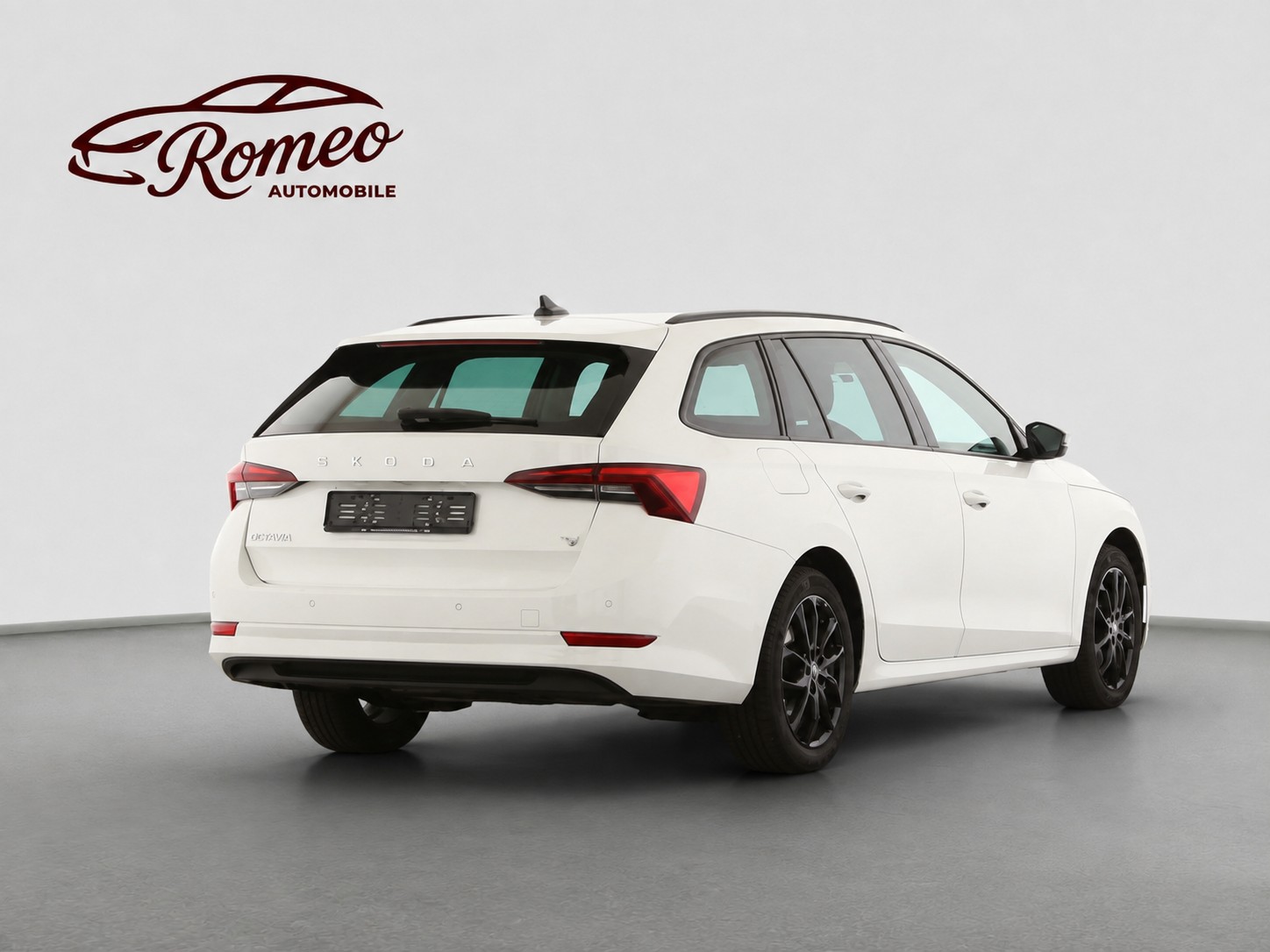 SKODA Octavia Combi 1.4 TSI Plug In Hybrid DSG Ambition ** Frisch ab MFK & Service ** CH ** 1. Hand ** Batterie Zertifikat 94,4 % **-image-2