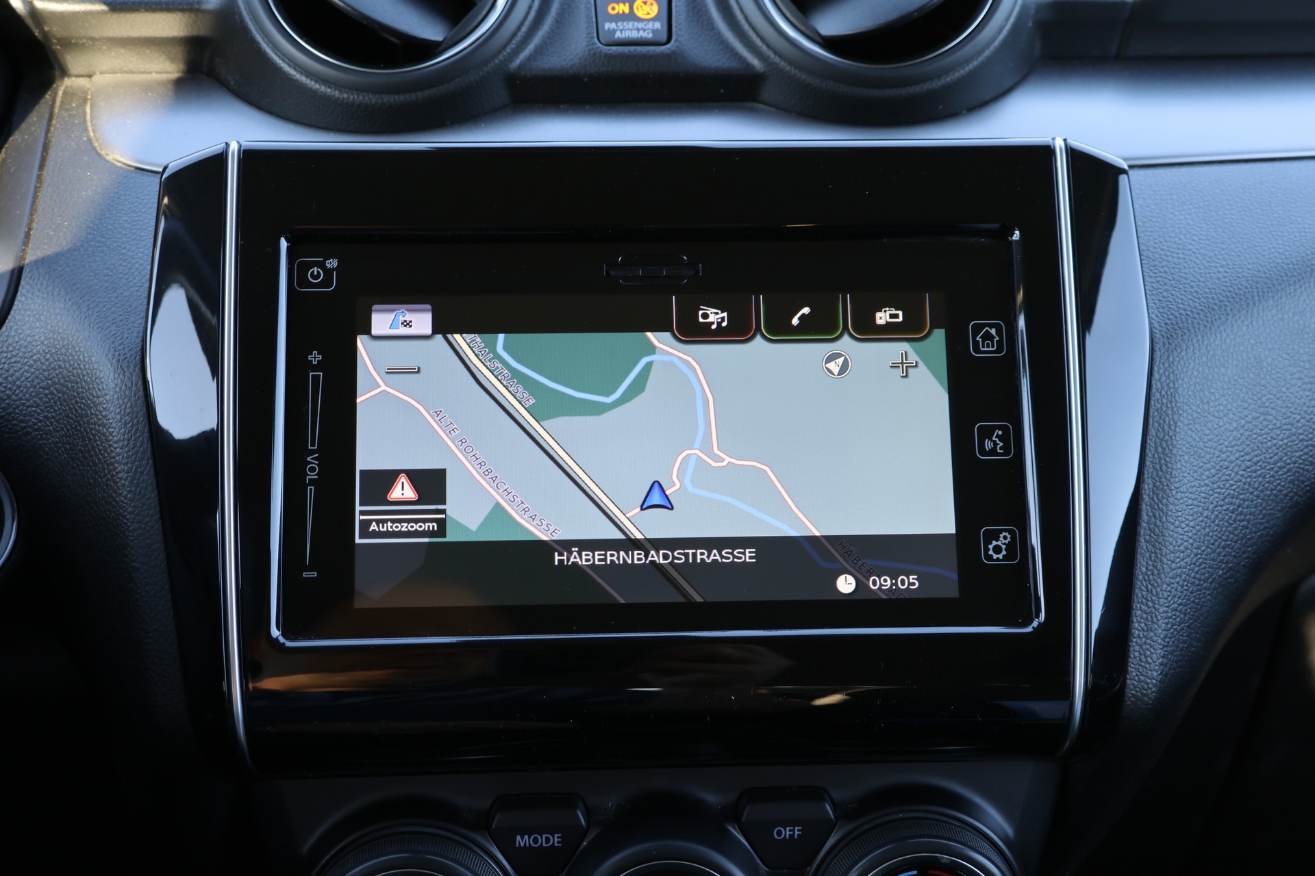 SUZUKI Swift 1.2 Compact Top 4x4 Hybrid-image-8