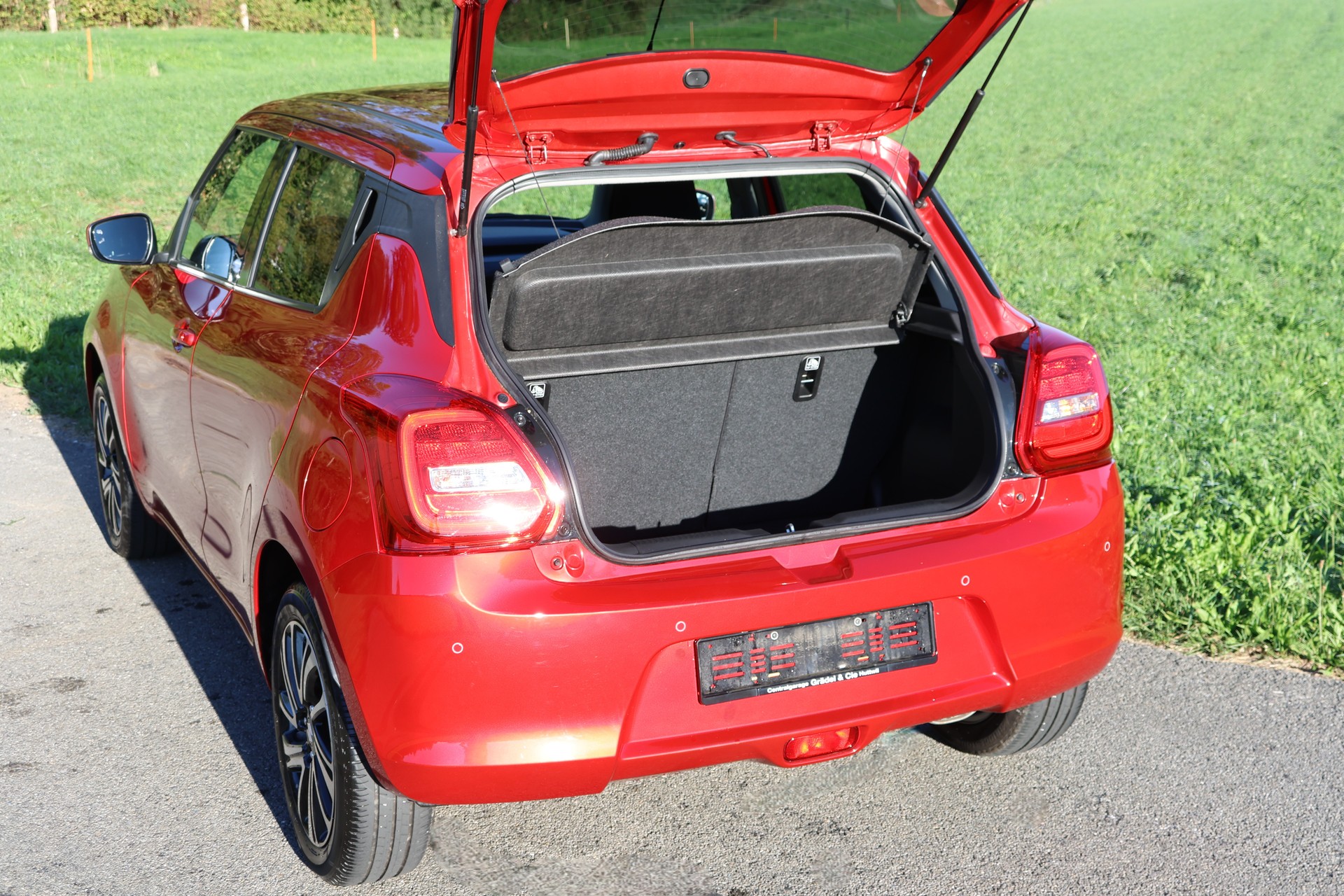 SUZUKI Swift 1.2 Compact Top 4x4 Hybrid-image-13