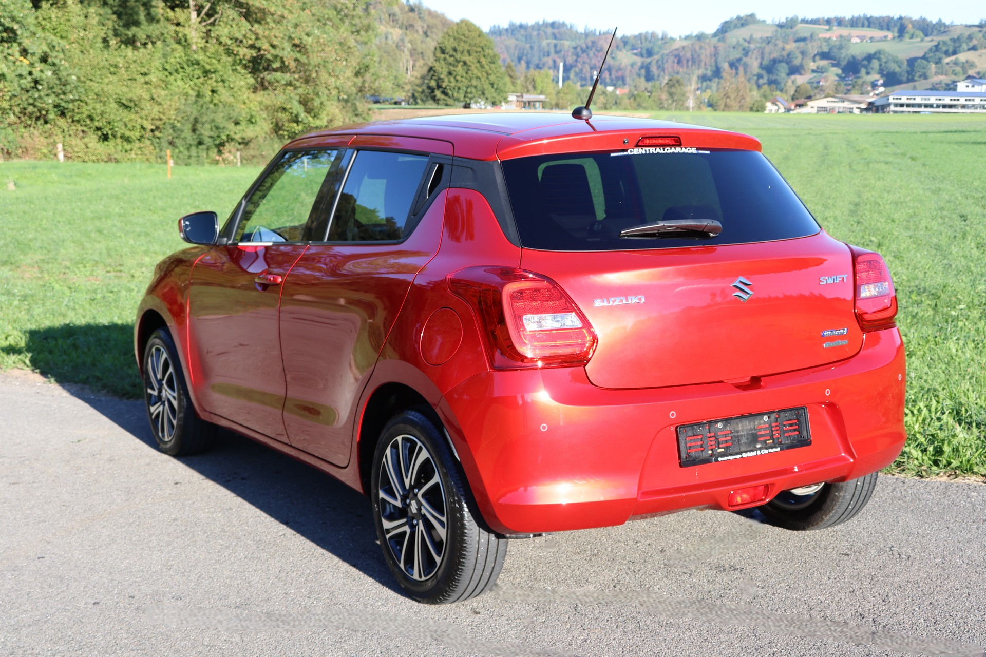 SUZUKI Swift 1.2 Compact Top 4x4 Hybrid-showroom-element-2