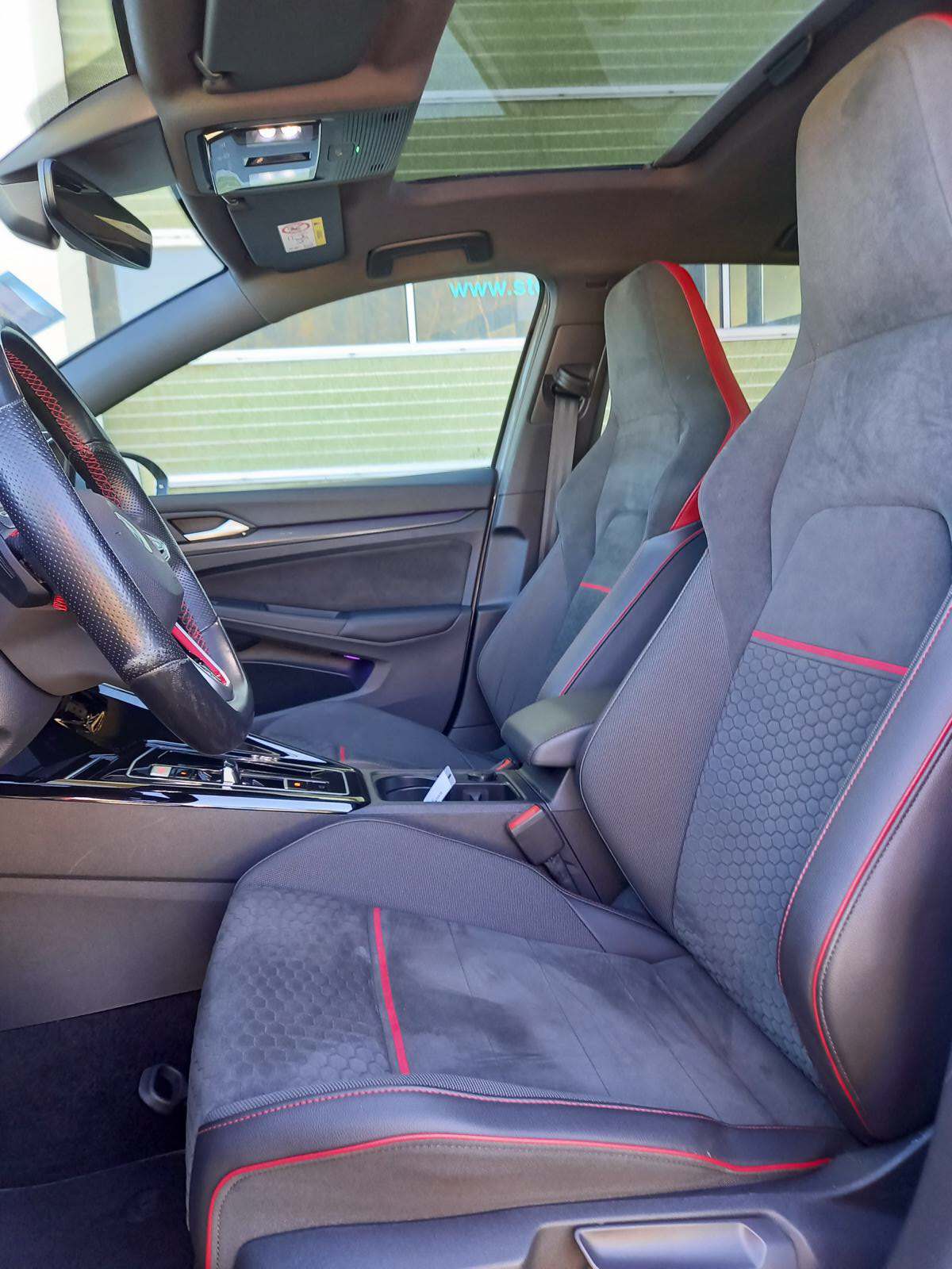 VW Golf 2.0 TSI GTI Clubsport DSG-image-10