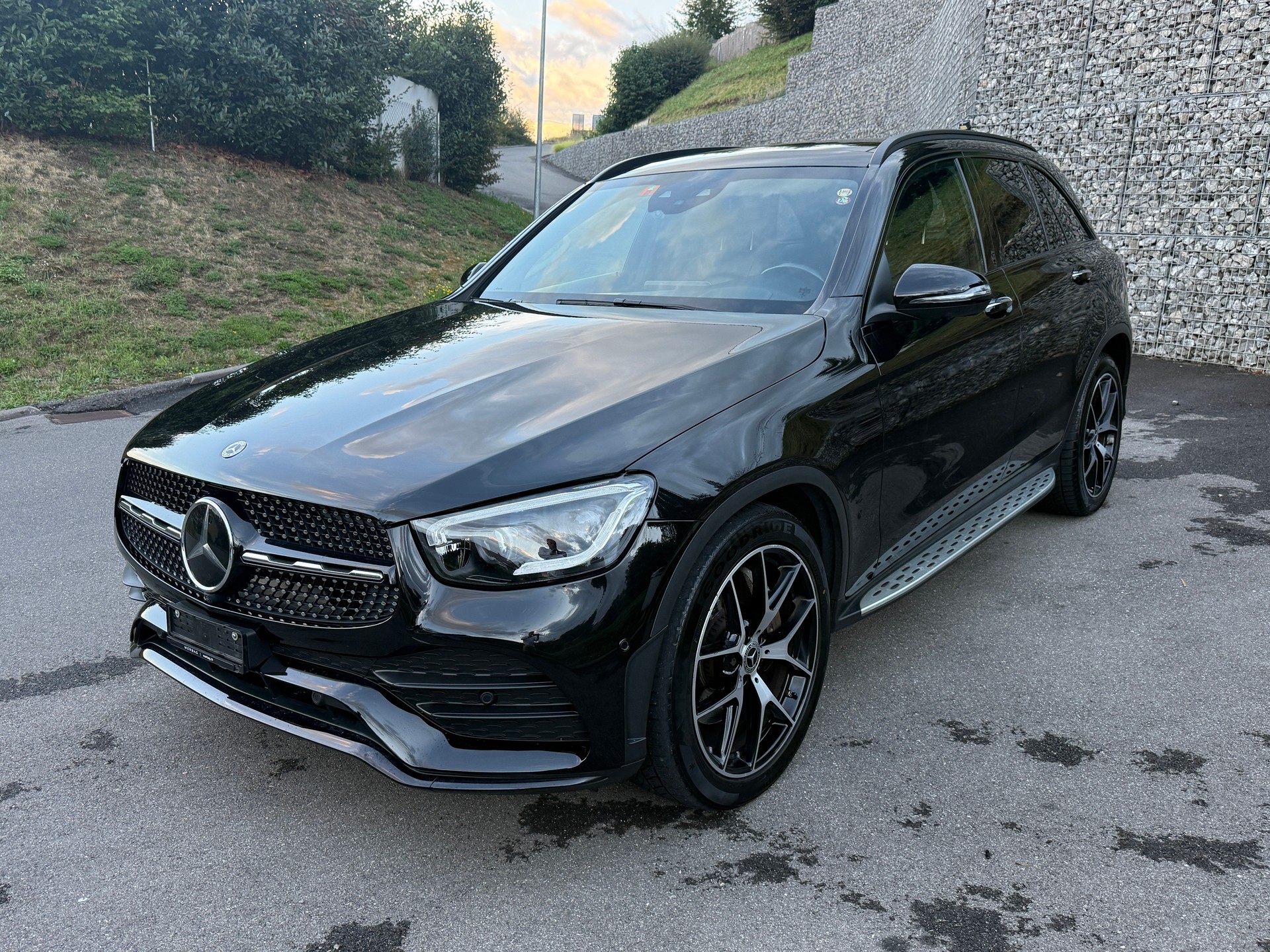 MERCEDES-BENZ GLC 300 d AMG Line 4Matic 9G-Tronic-showroom-element-2