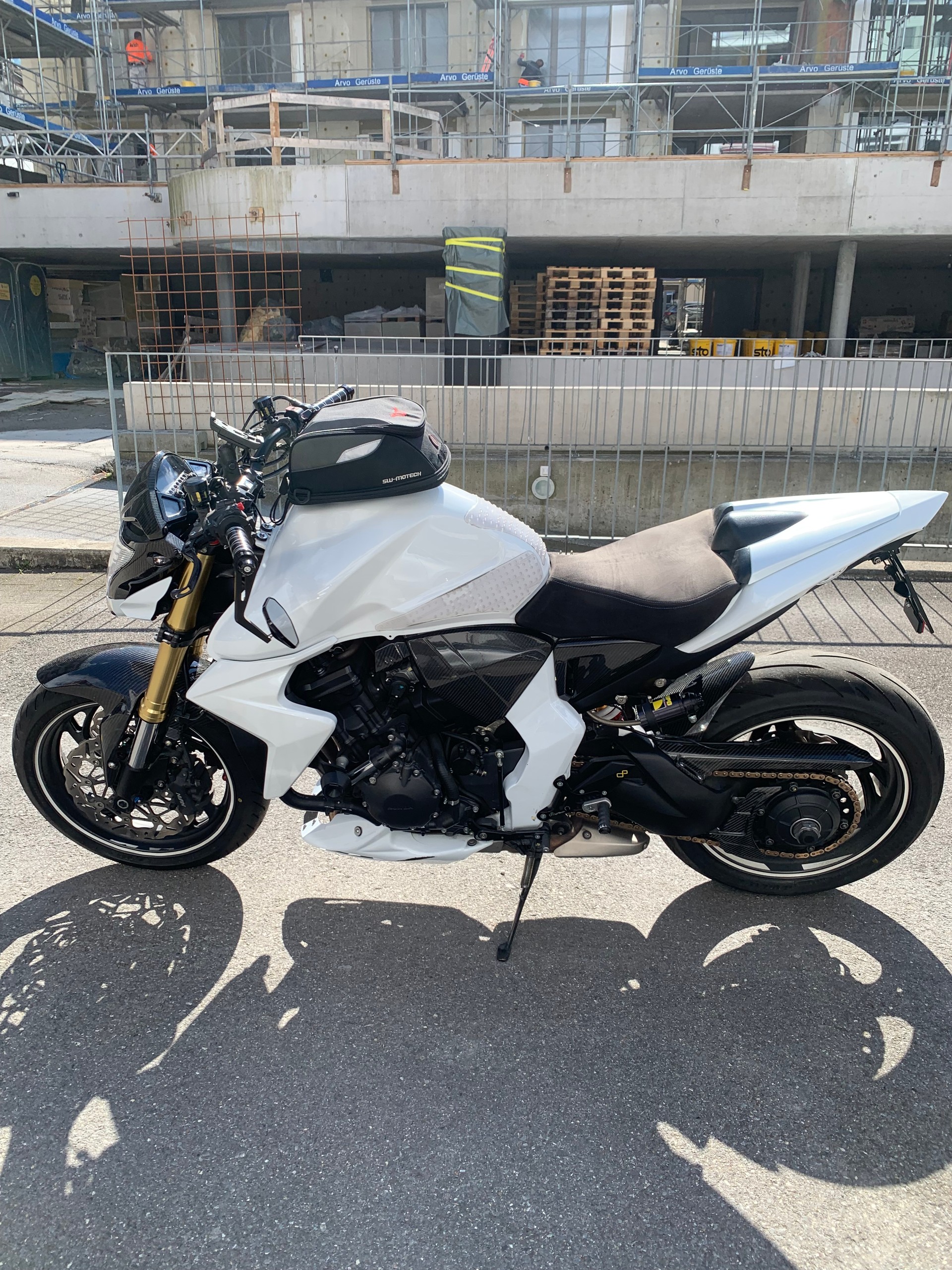 HONDA CB 1000 R ABS-image-1