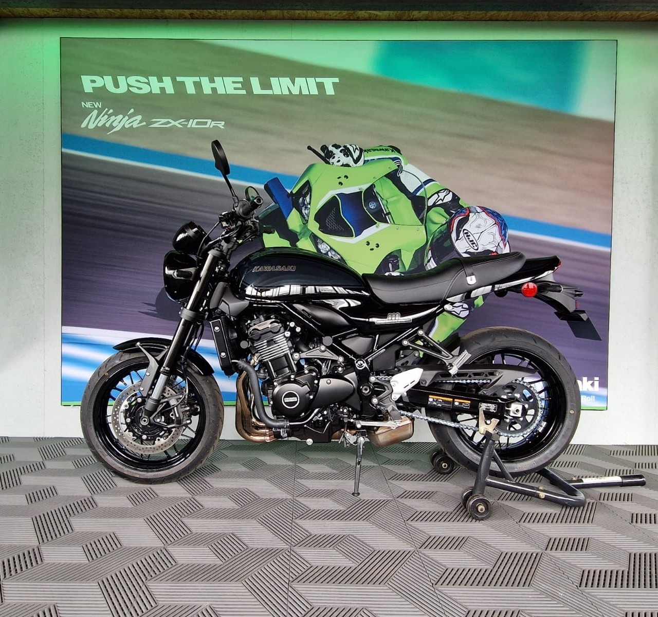KAWASAKI Z 900 RS SE Black Ball Edition-image-2