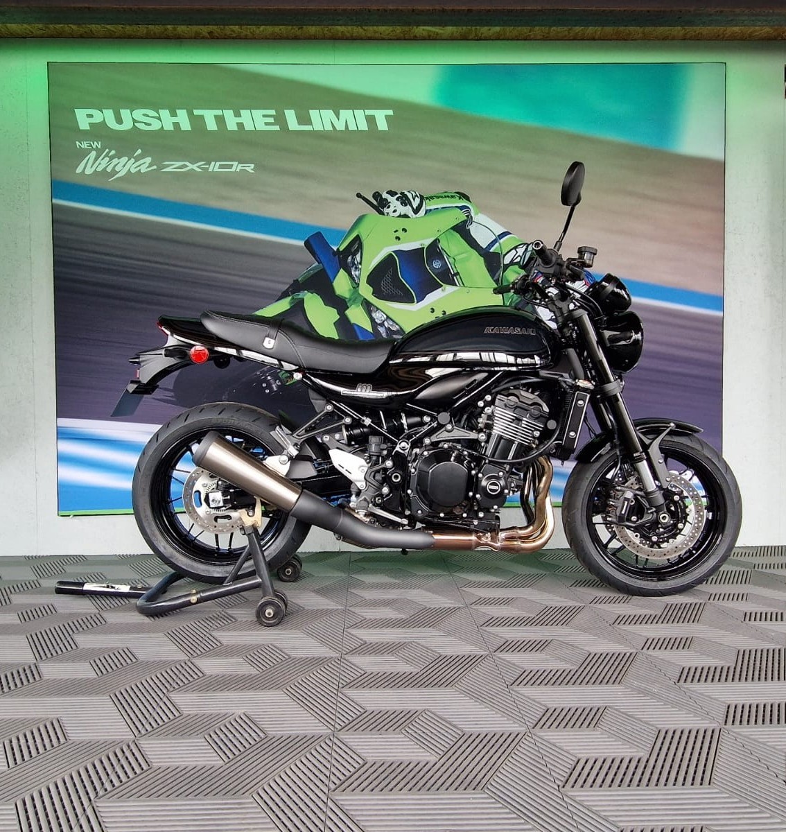 KAWASAKI Z 900 RS SE Black Ball Edition-image-1
