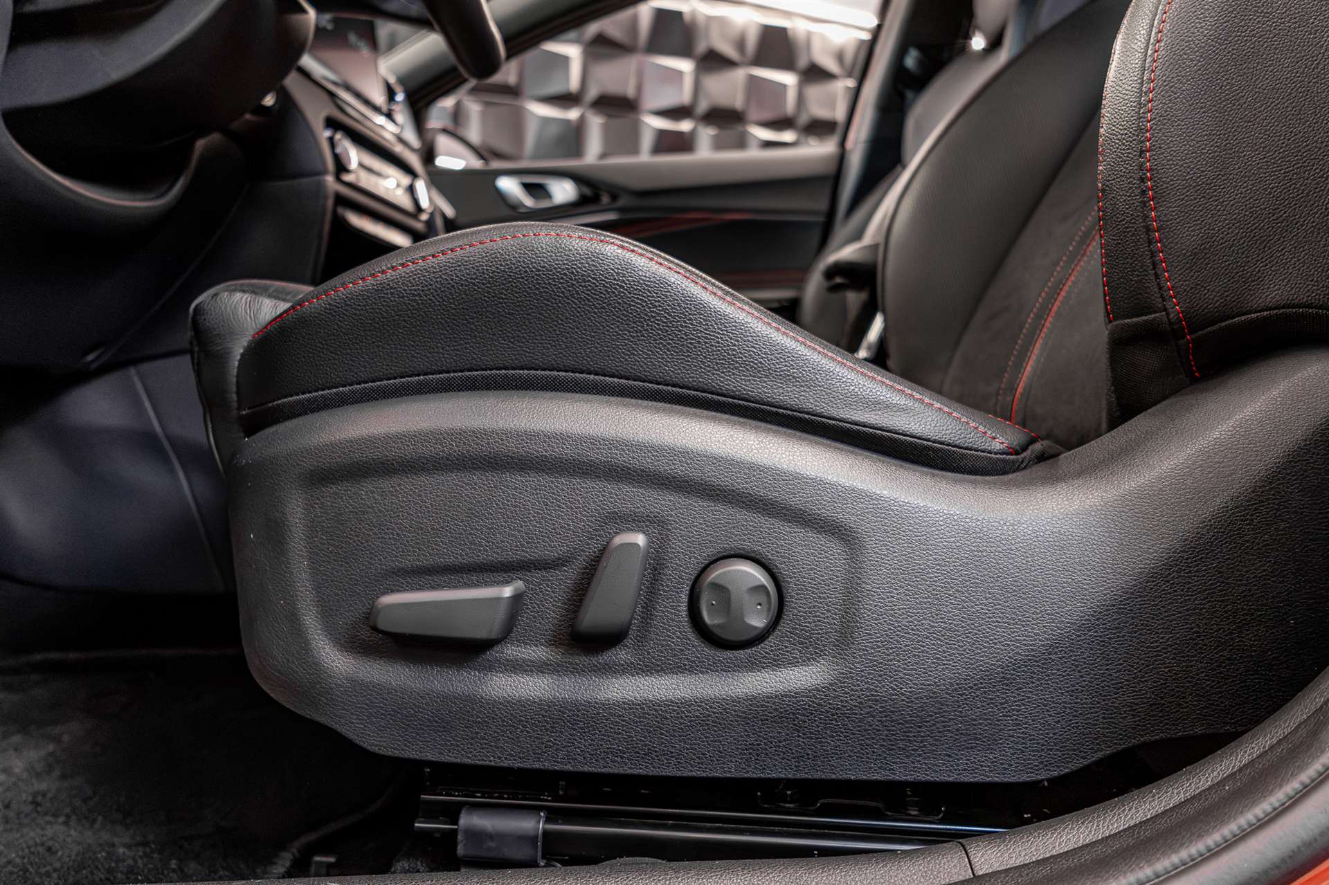 KIA ProCeed 1.6 T-GDi GT DCT-image-10