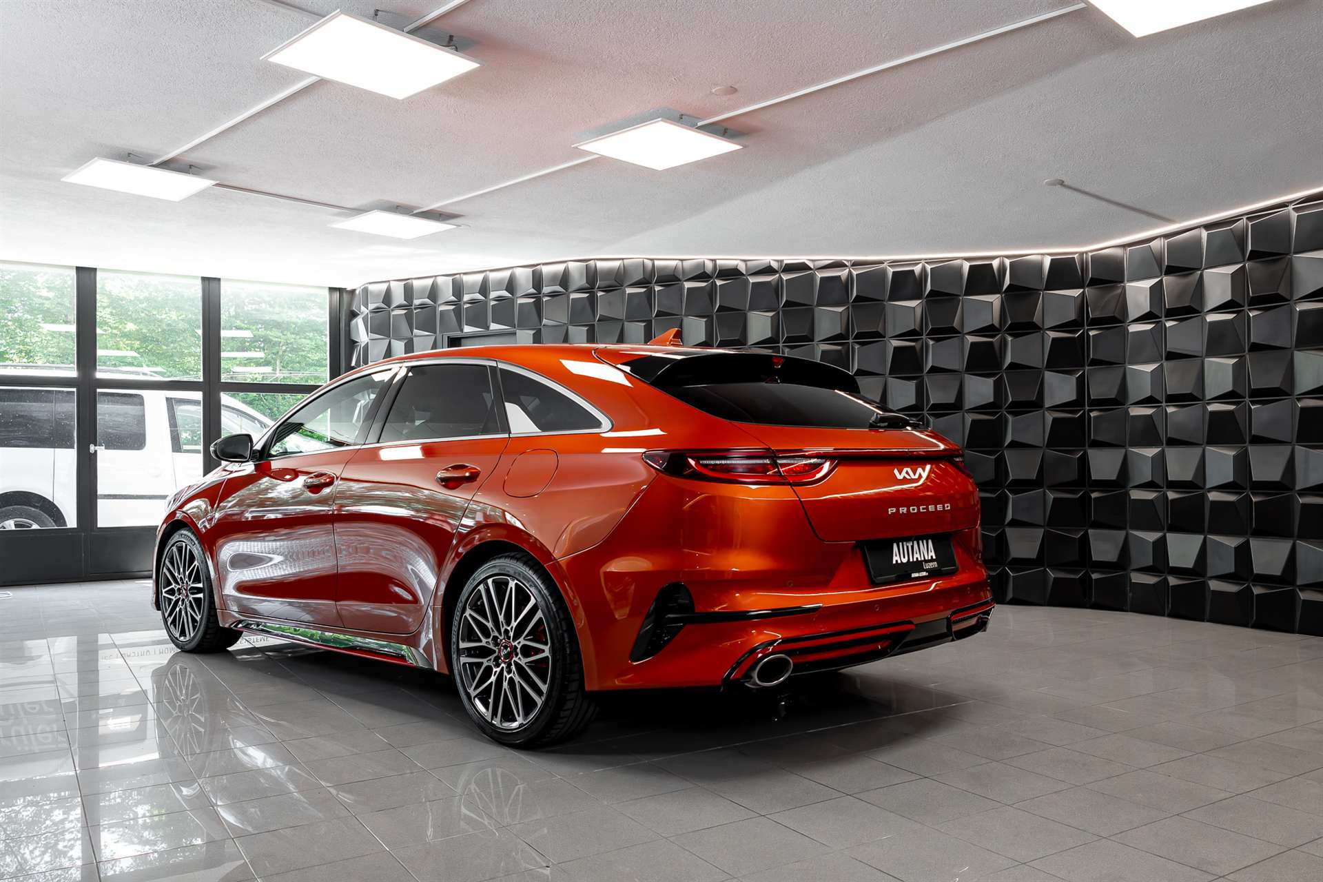 KIA ProCeed 1.6 T-GDi GT DCT-showroom-element-2