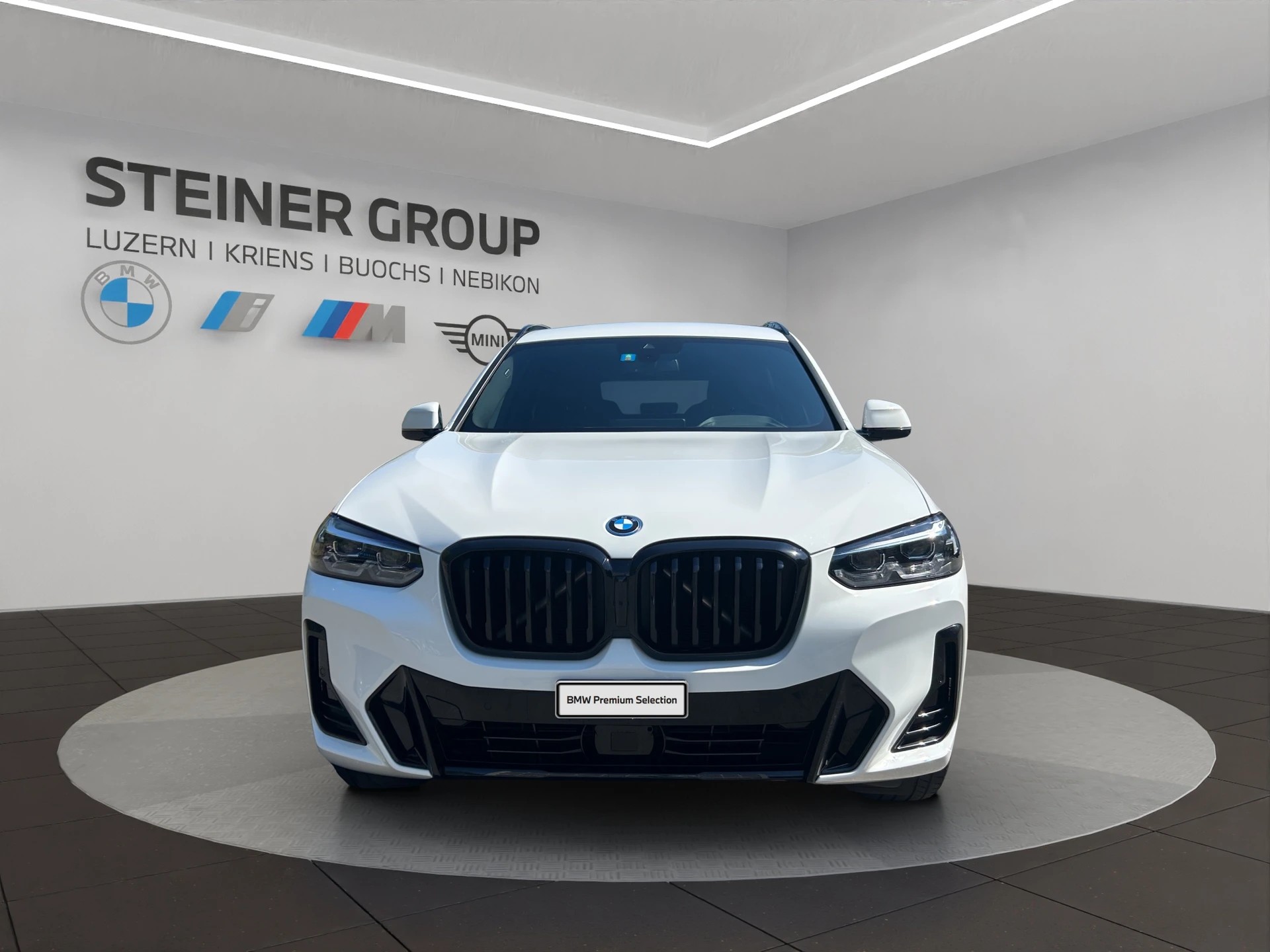 BMW X3 xDrive 30e M Sport-showroom-element-1