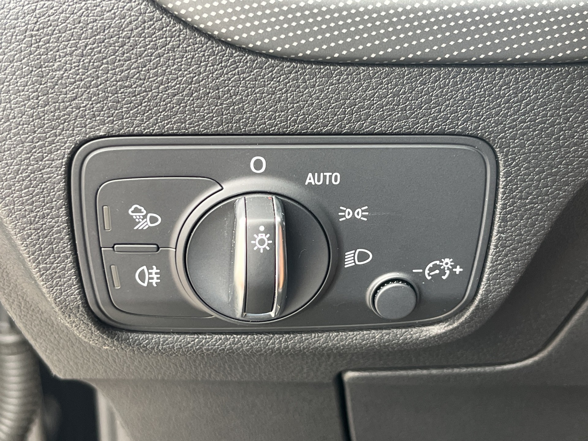 AUDI SQ2 TFSI quattro S-tronic*ALL-BLACK*Sonos Sound, Matrix, Rückfahrkamera, (5-Jahre Garantie)-image-24
