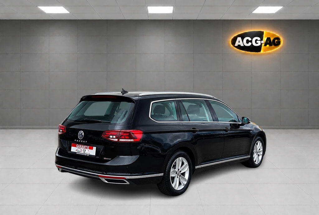 VW Passat 2.0 TDI BMT Elegance 4Motion DSG ** Alcantara-Leder ** Gr-Navi ** RF-Kamera ** Abstandsregelsysteme ** Sitzheizung **-image-5