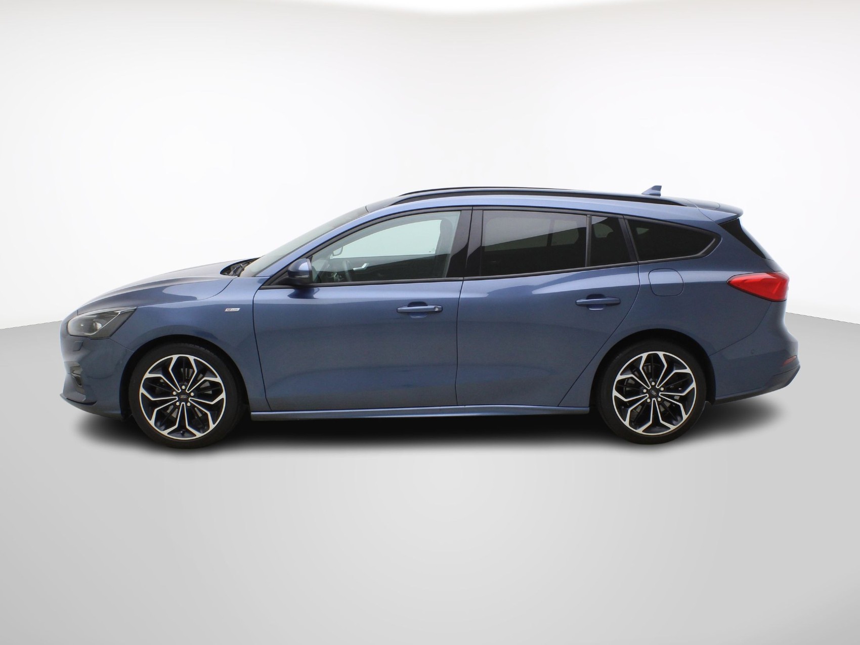 FORD Focus Station Wagon 1.0i EcoB ST-Line-showroom-element-2