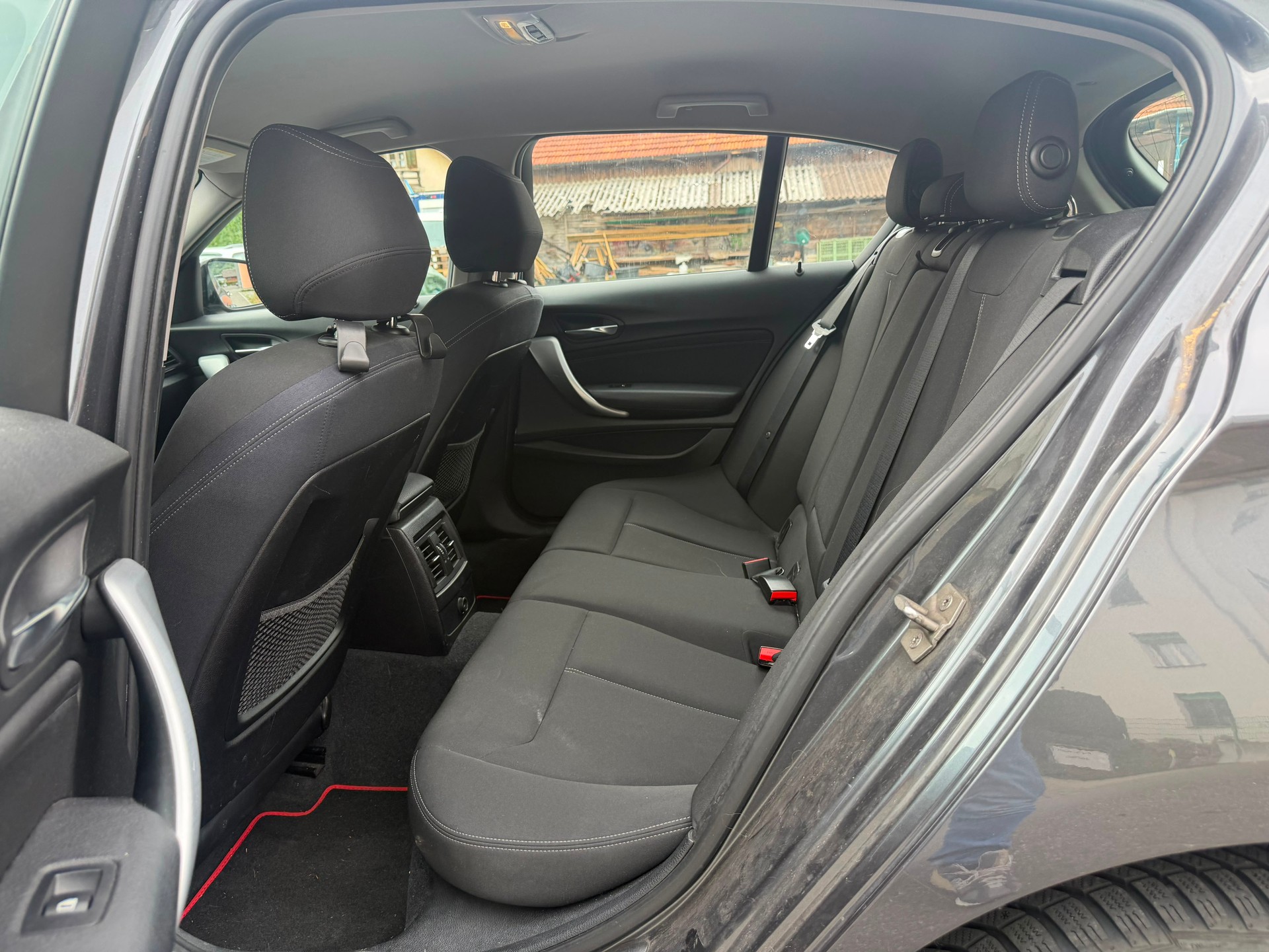 BMW 120d Sport Line-image-5