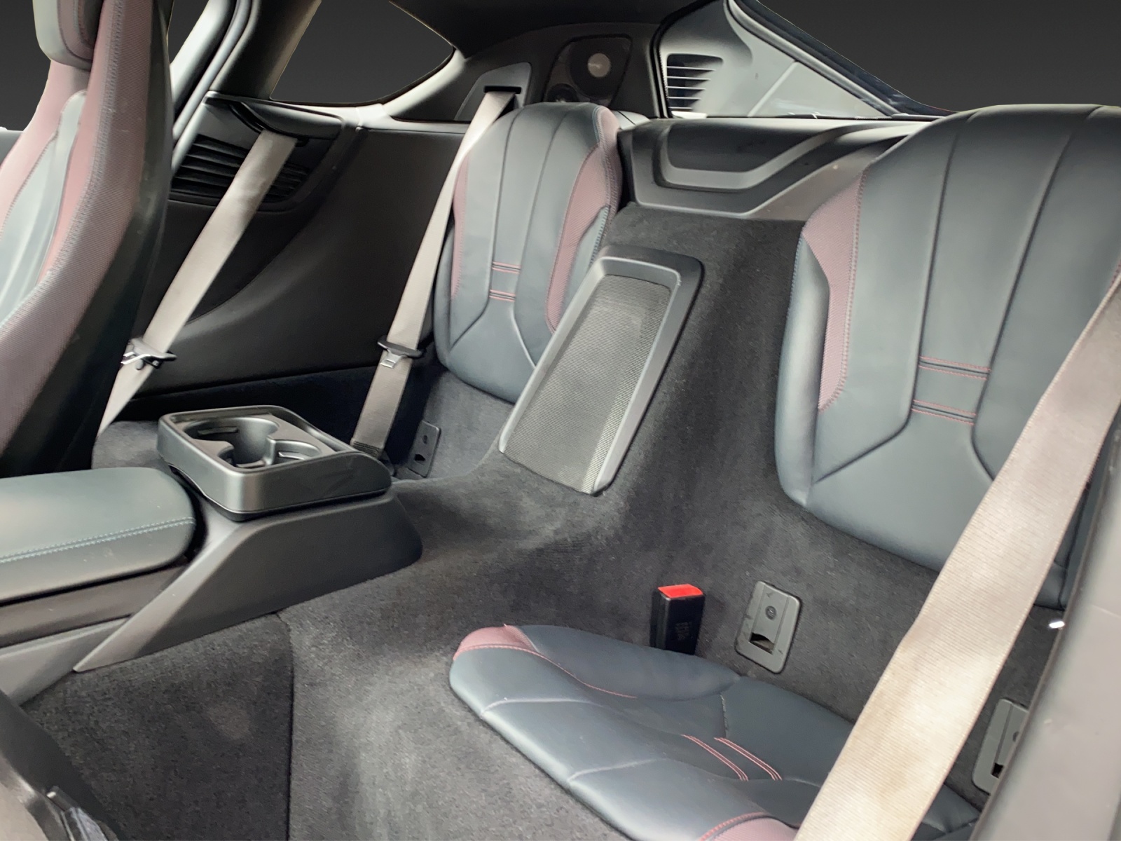 BMW i8 Coupé Protonic Red Edition-image-22