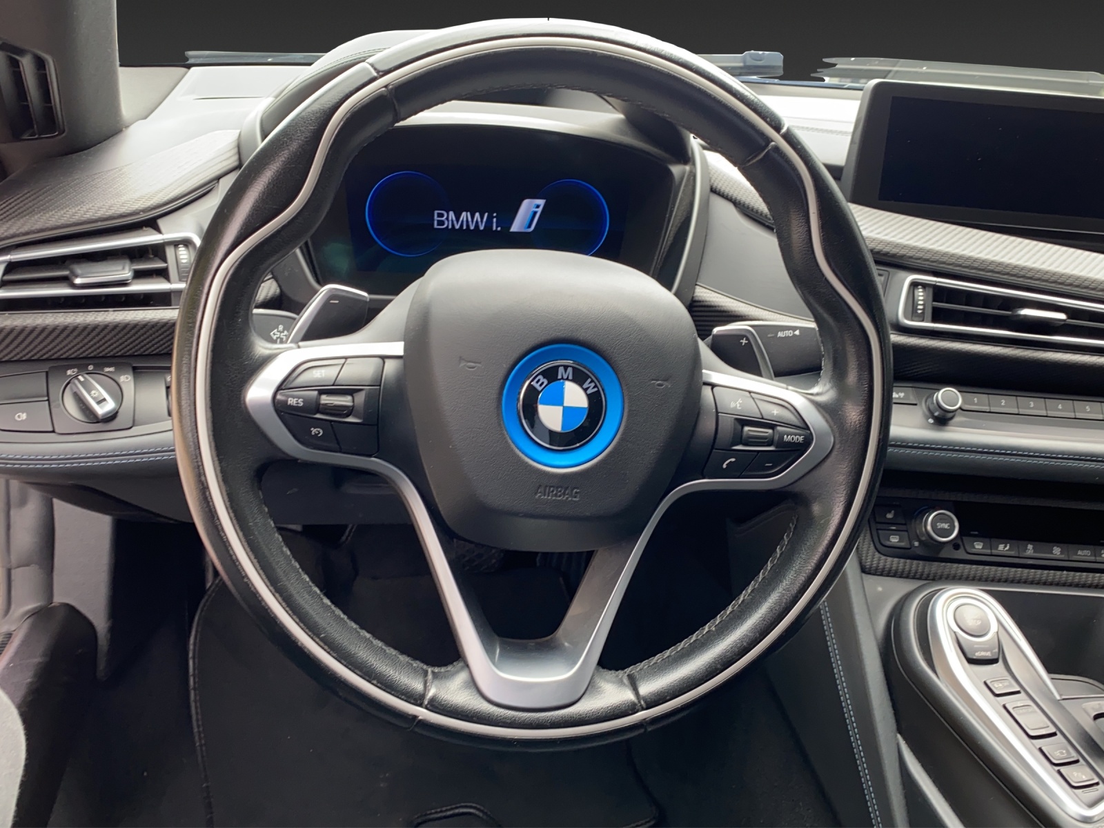 BMW i8 Coupé Protonic Red Edition-image-15