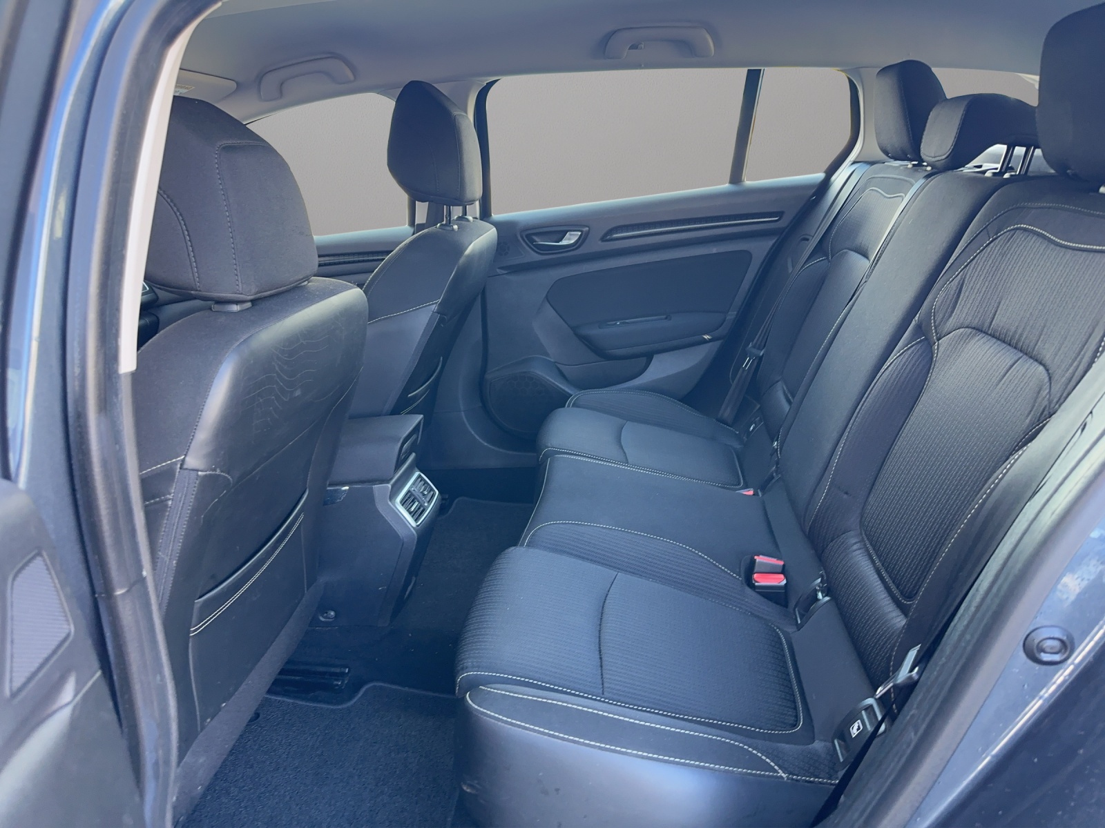 RENAULT Mégane Grandtour 1.2 16V Turbo Bose EDC-image-12