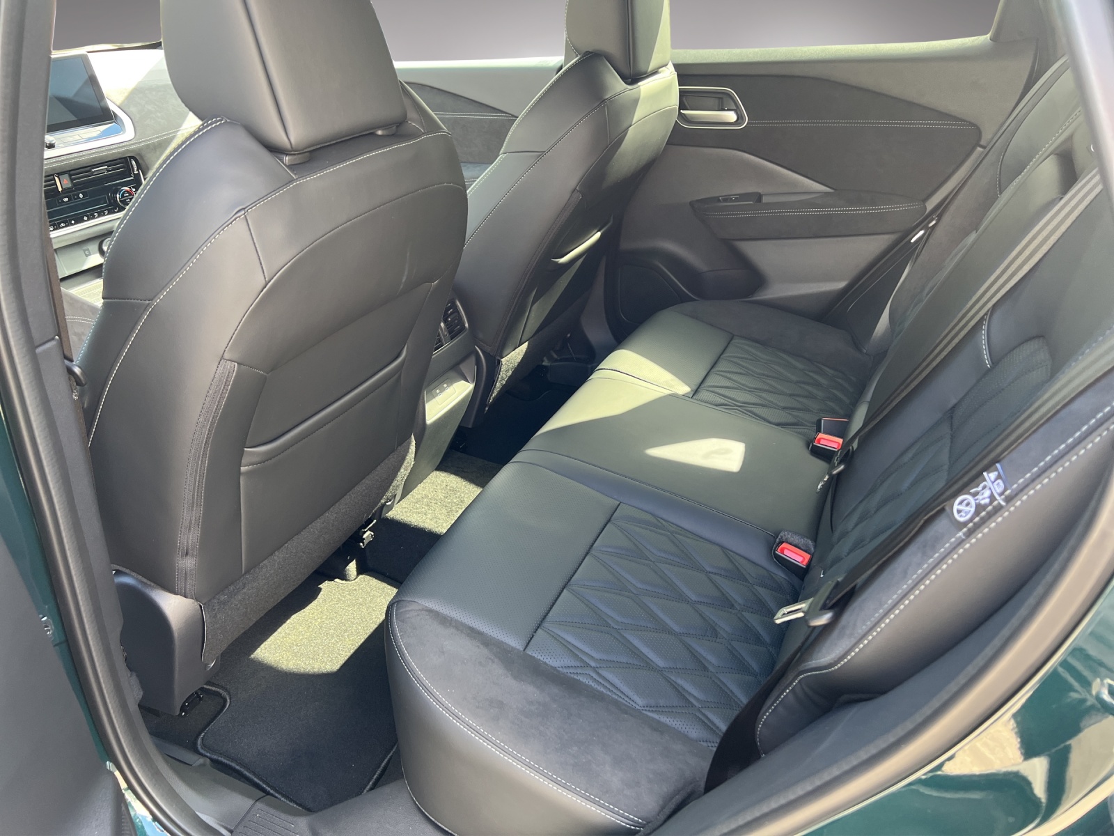 NISSAN Qashqai 1.3 DIG-T 158 Tekna+ 4x4-image-6