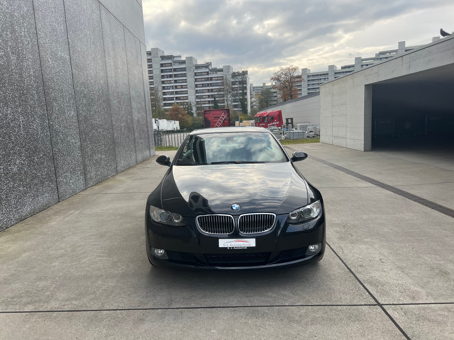 BMW 325i Cabriolet Steptronic-showroom-element-1