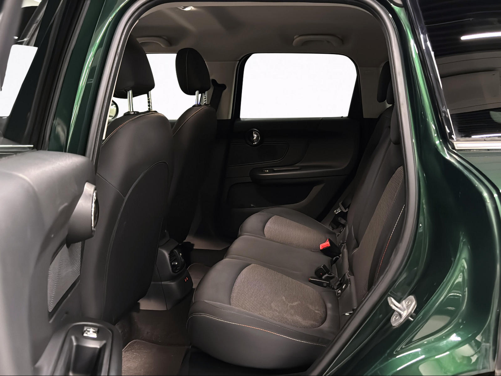 MINI Mini Countryman One D FWD-image-11