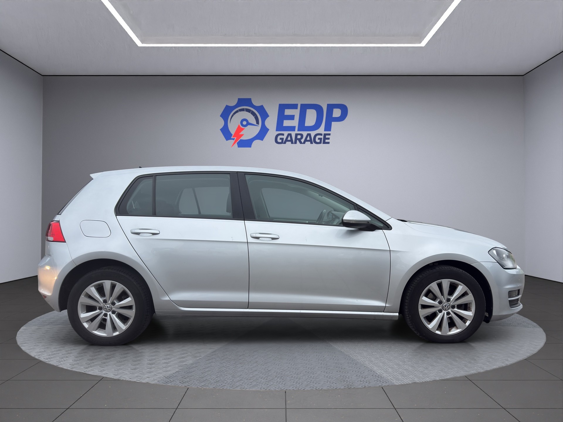VW Golf 2.0 TDI Comfortline DSG-image-4