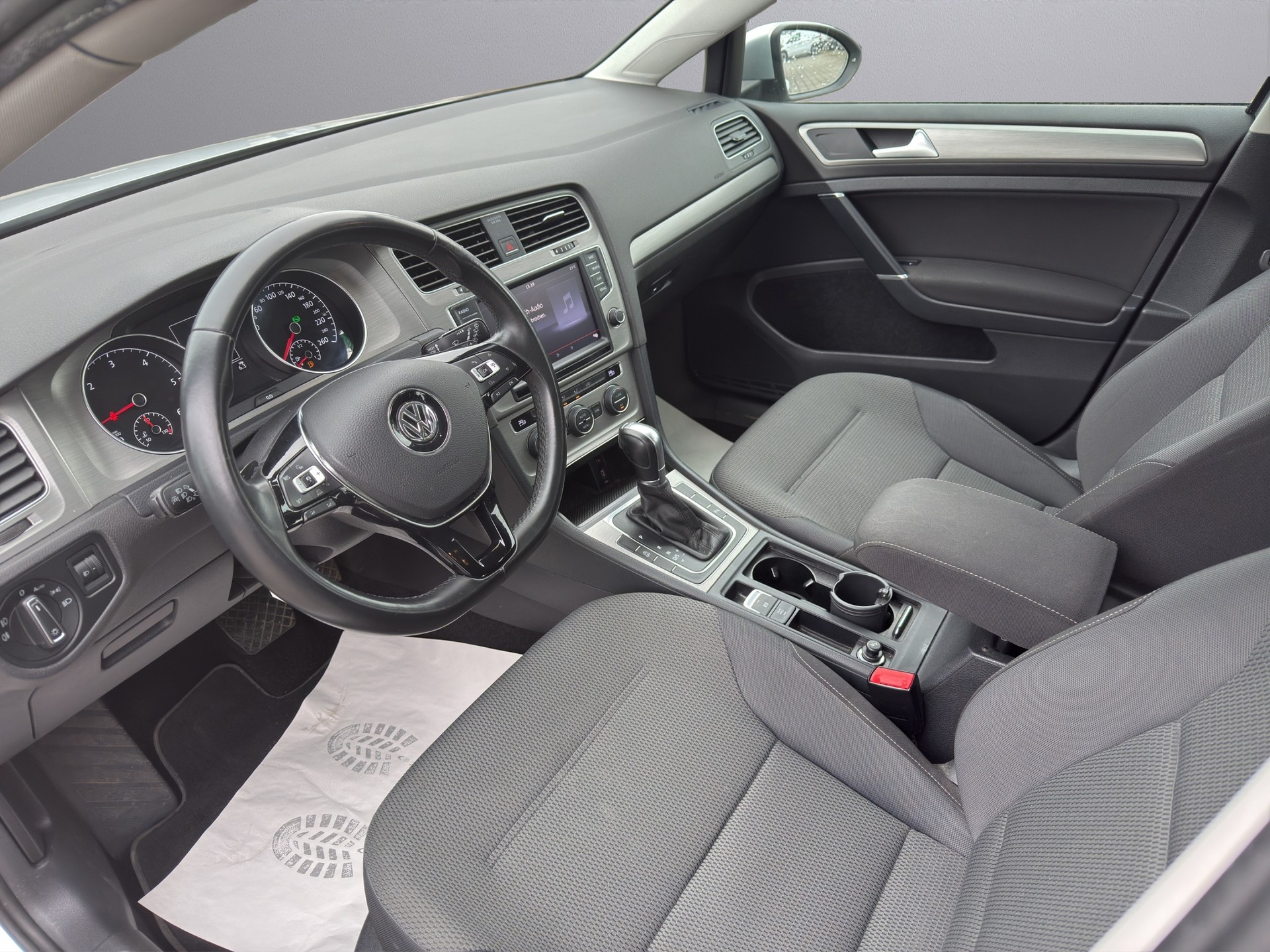 VW Golf 2.0 TDI Comfortline DSG-image-8