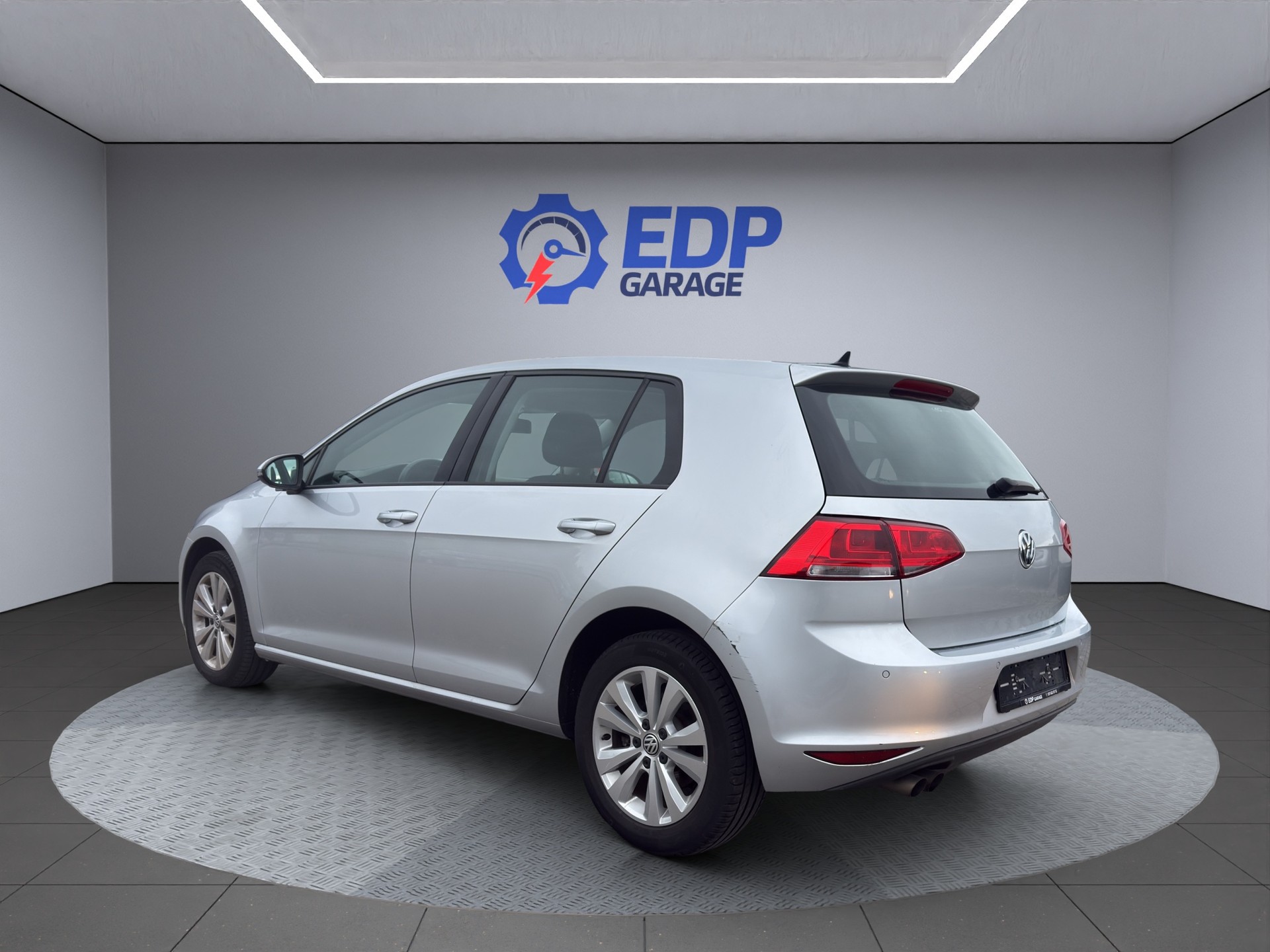 VW Golf 2.0 TDI Comfortline DSG-image-7