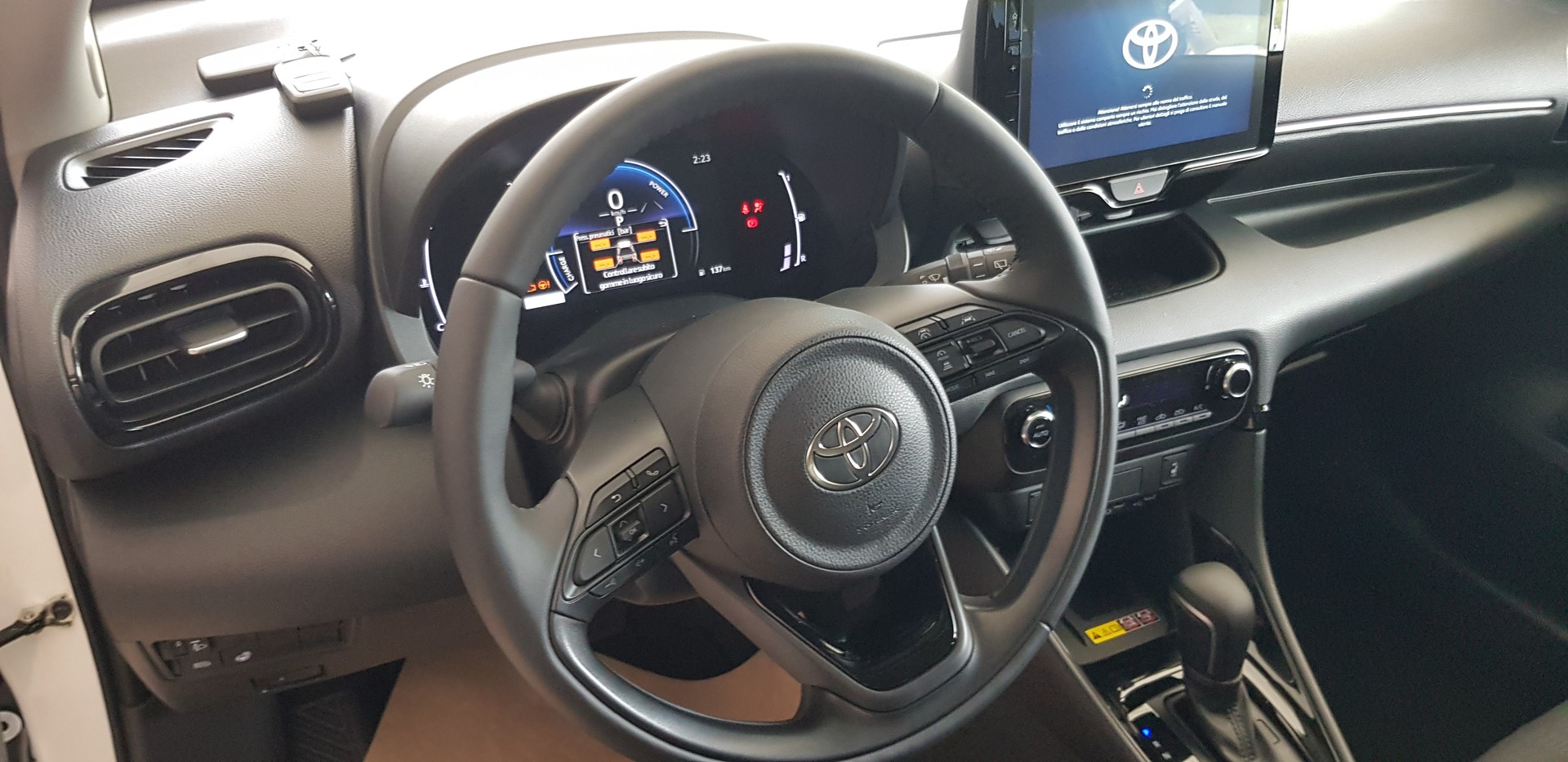 TOYOTA Yaris 1.5 hybrid e-CVT Trend Pack-image-6