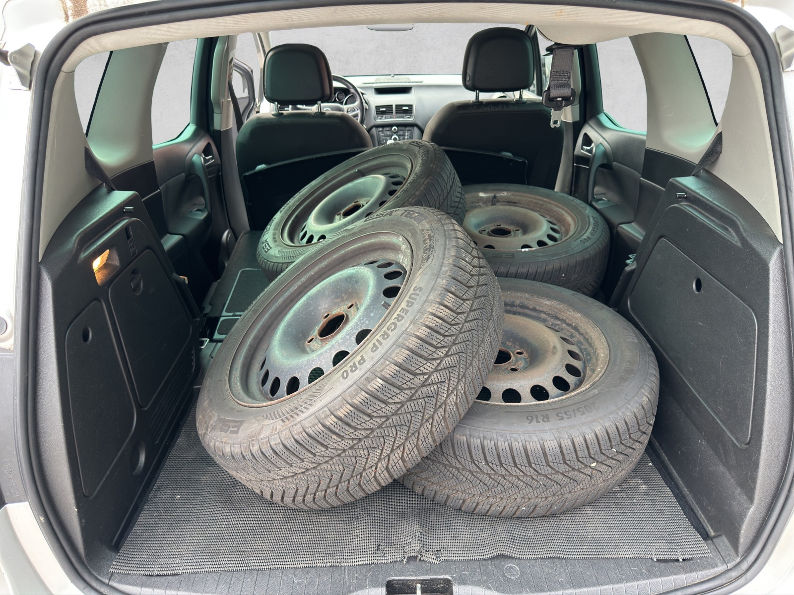 OPEL Meriva 1.4 Turbo Enjoy-image-12