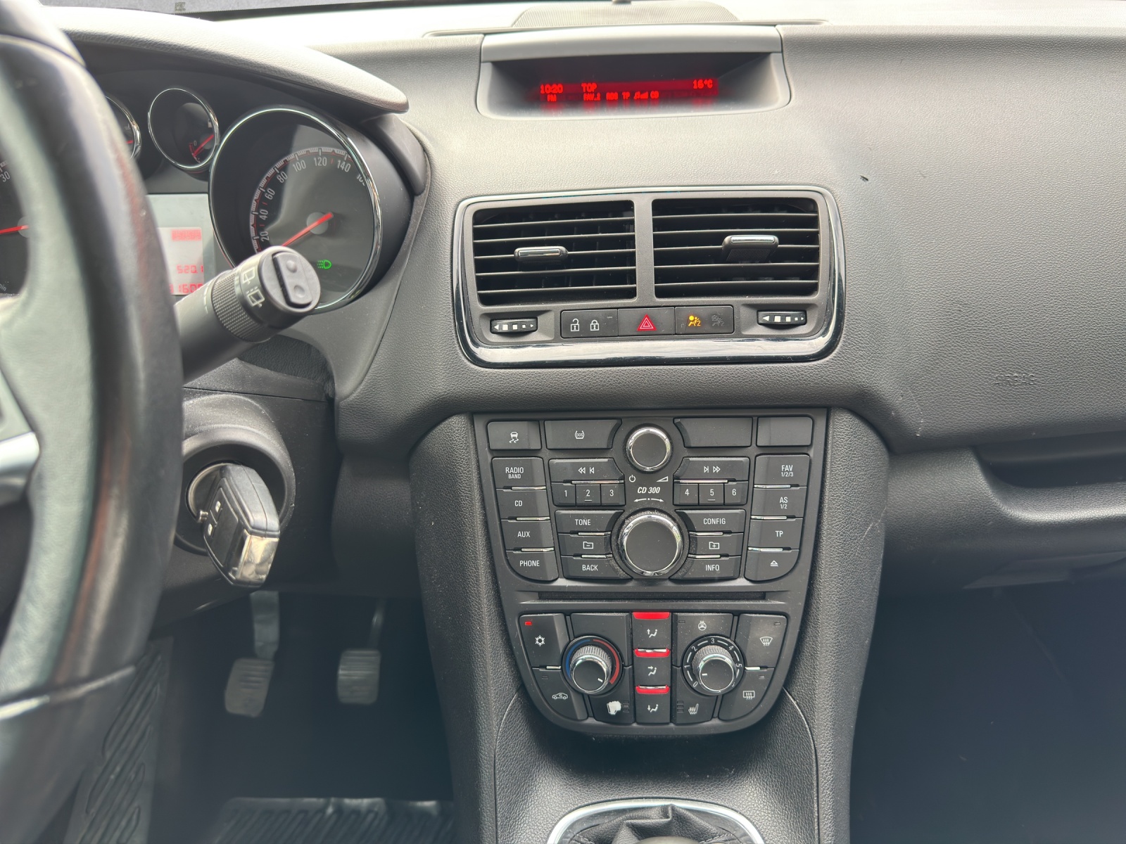 OPEL Meriva 1.4 Turbo Enjoy-image-14