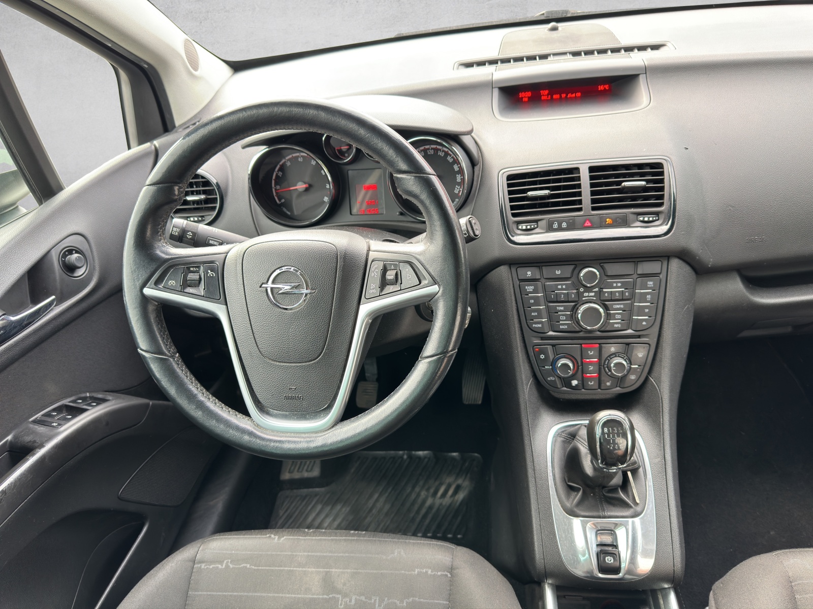 OPEL Meriva 1.4 Turbo Enjoy-image-9