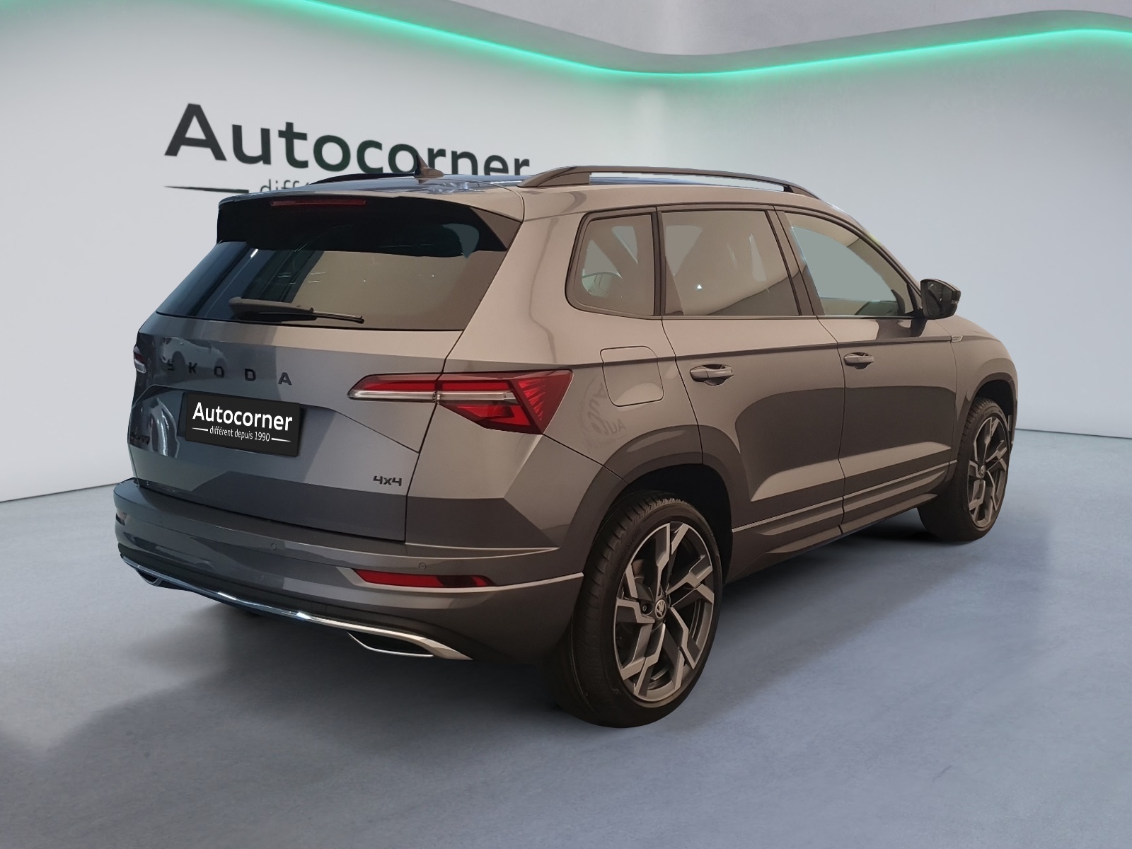 SKODA Karoq 2.0 TSI SportLine 4x4 DSG-image-4